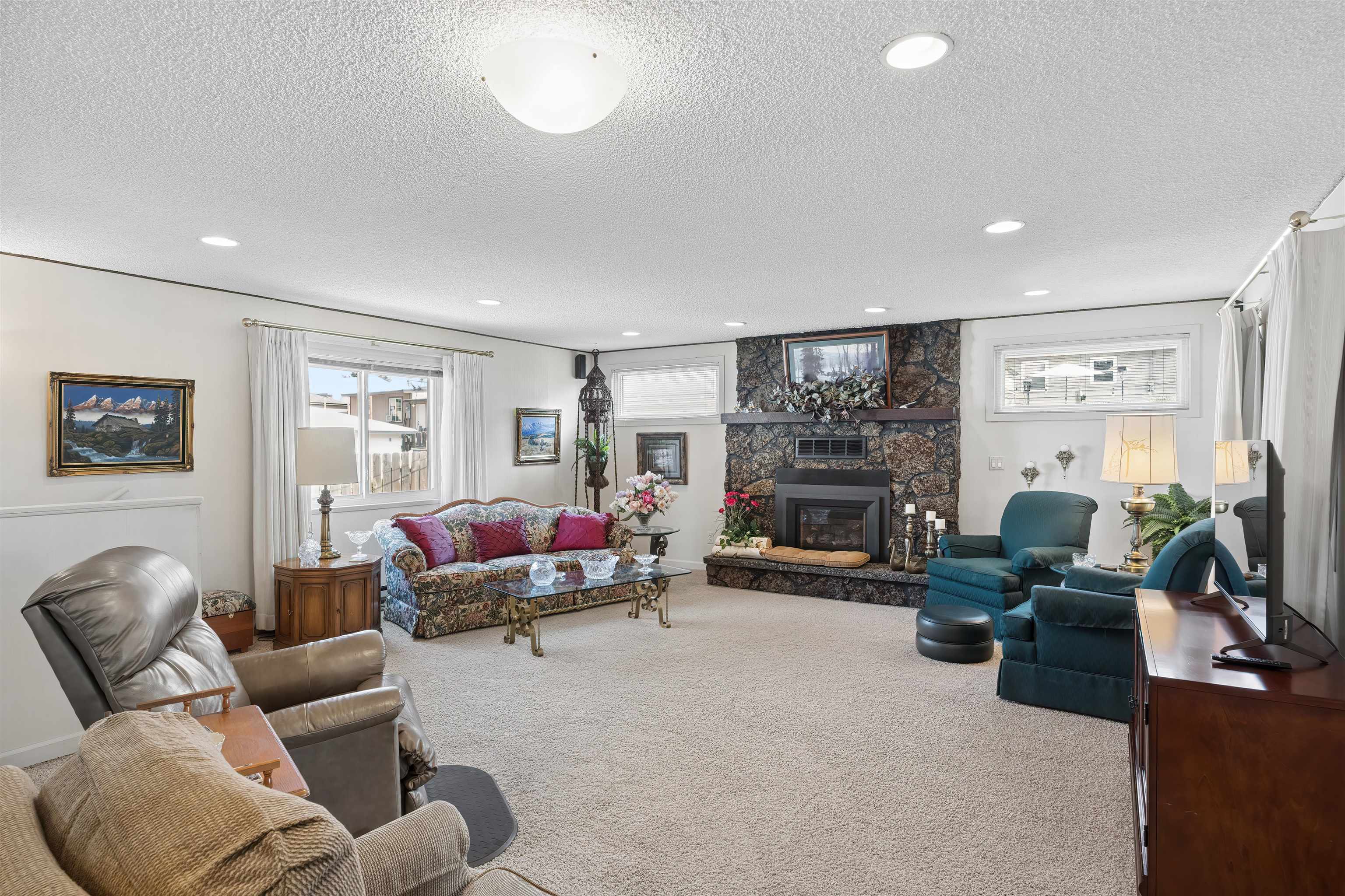 5726 N C St - Photo 12