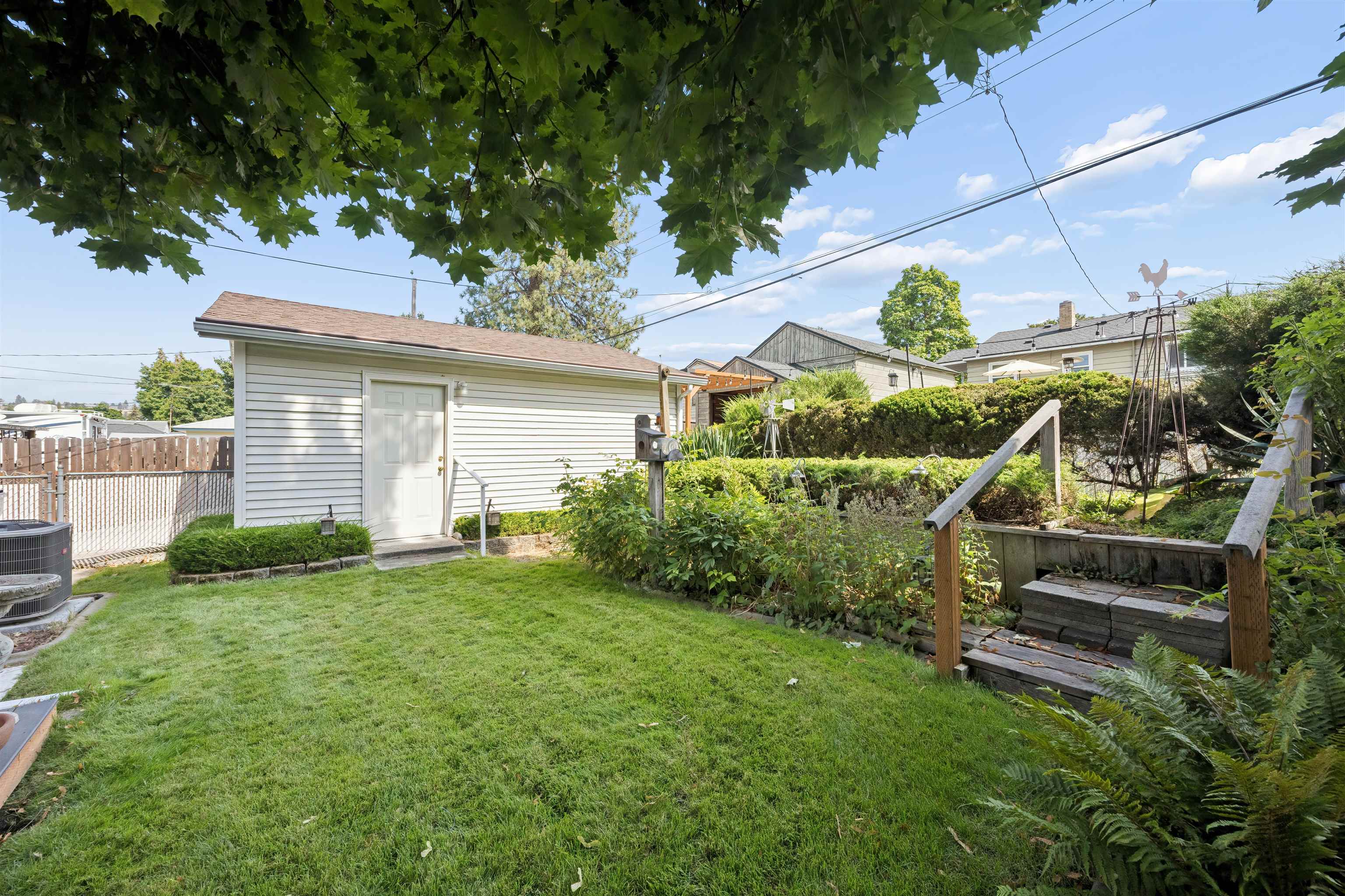 5726 N C St - Photo 38