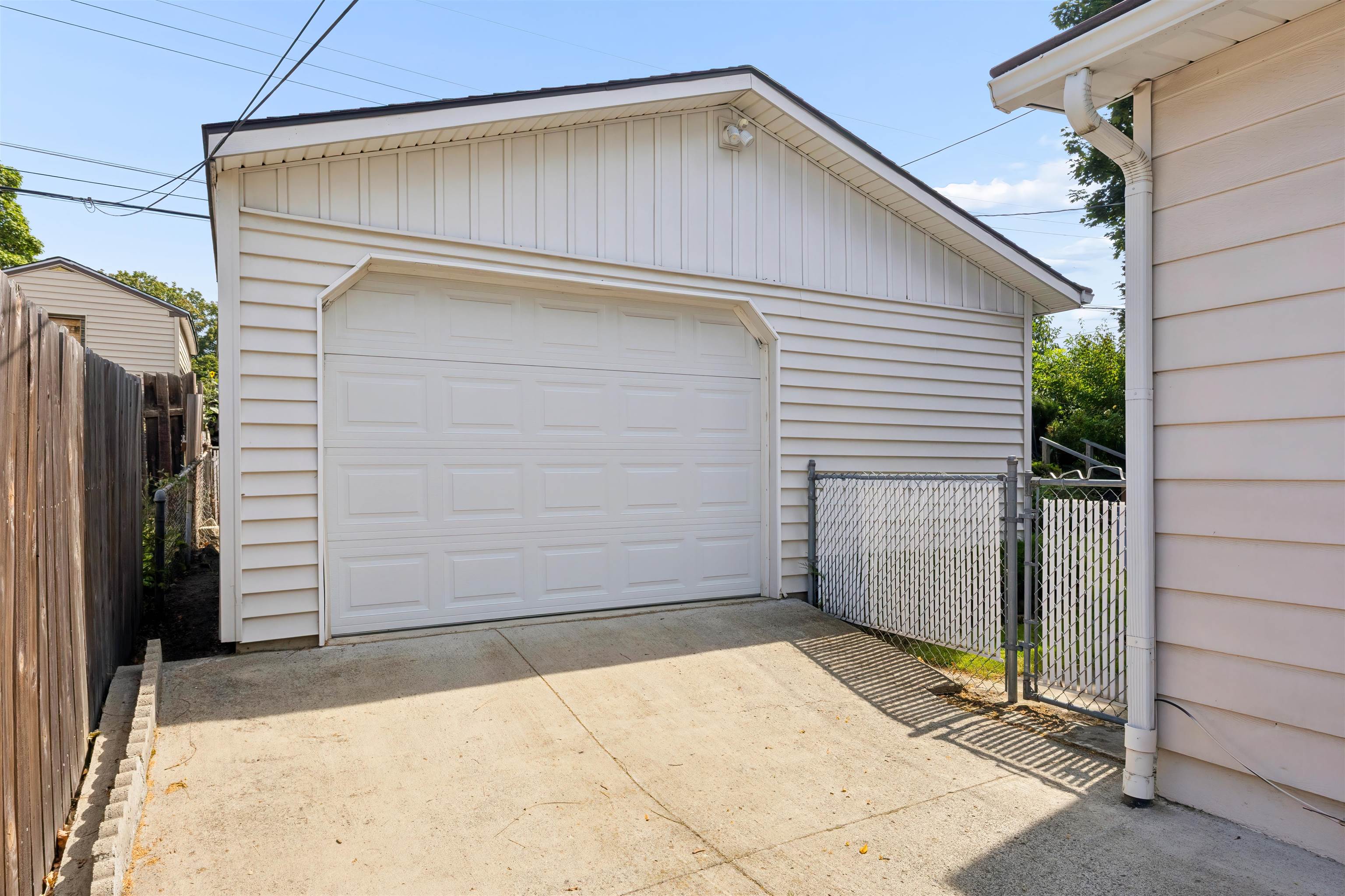 5726 N C St - Photo 41