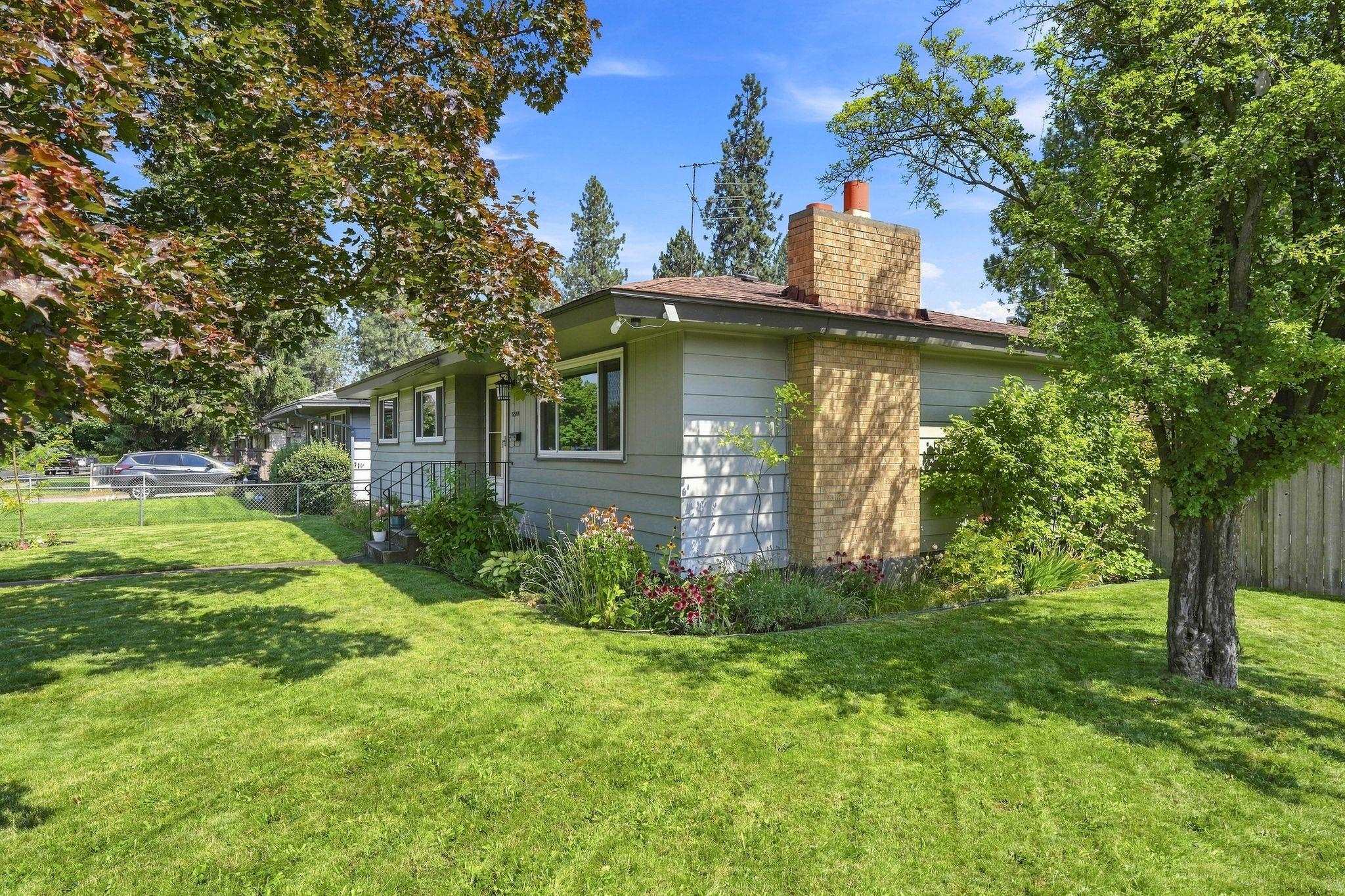 6504 N Wall St - Photo 2