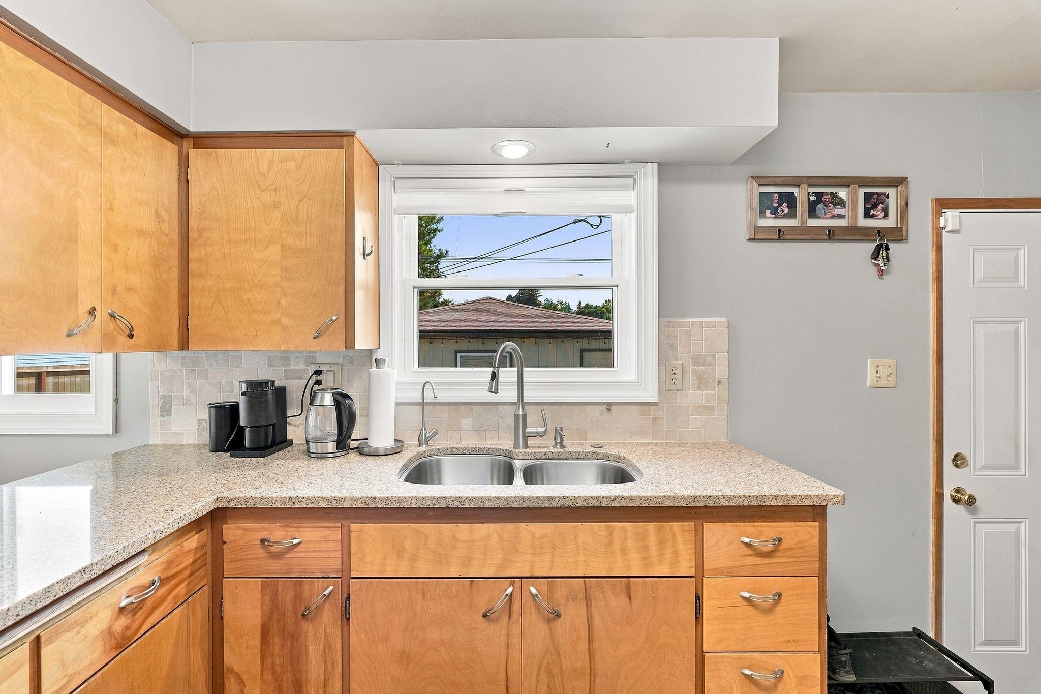 6504 N Wall St - Photo 11