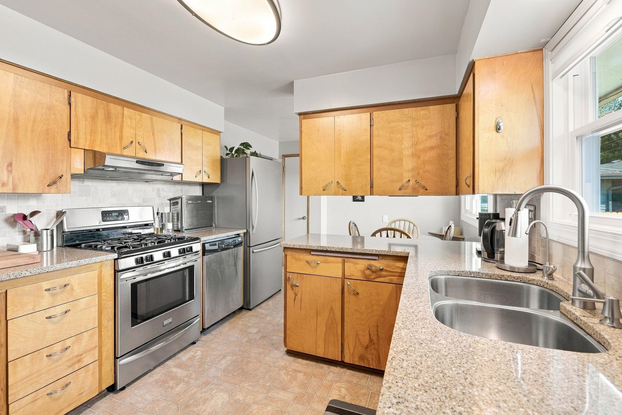 6504 N Wall St - Photo 13
