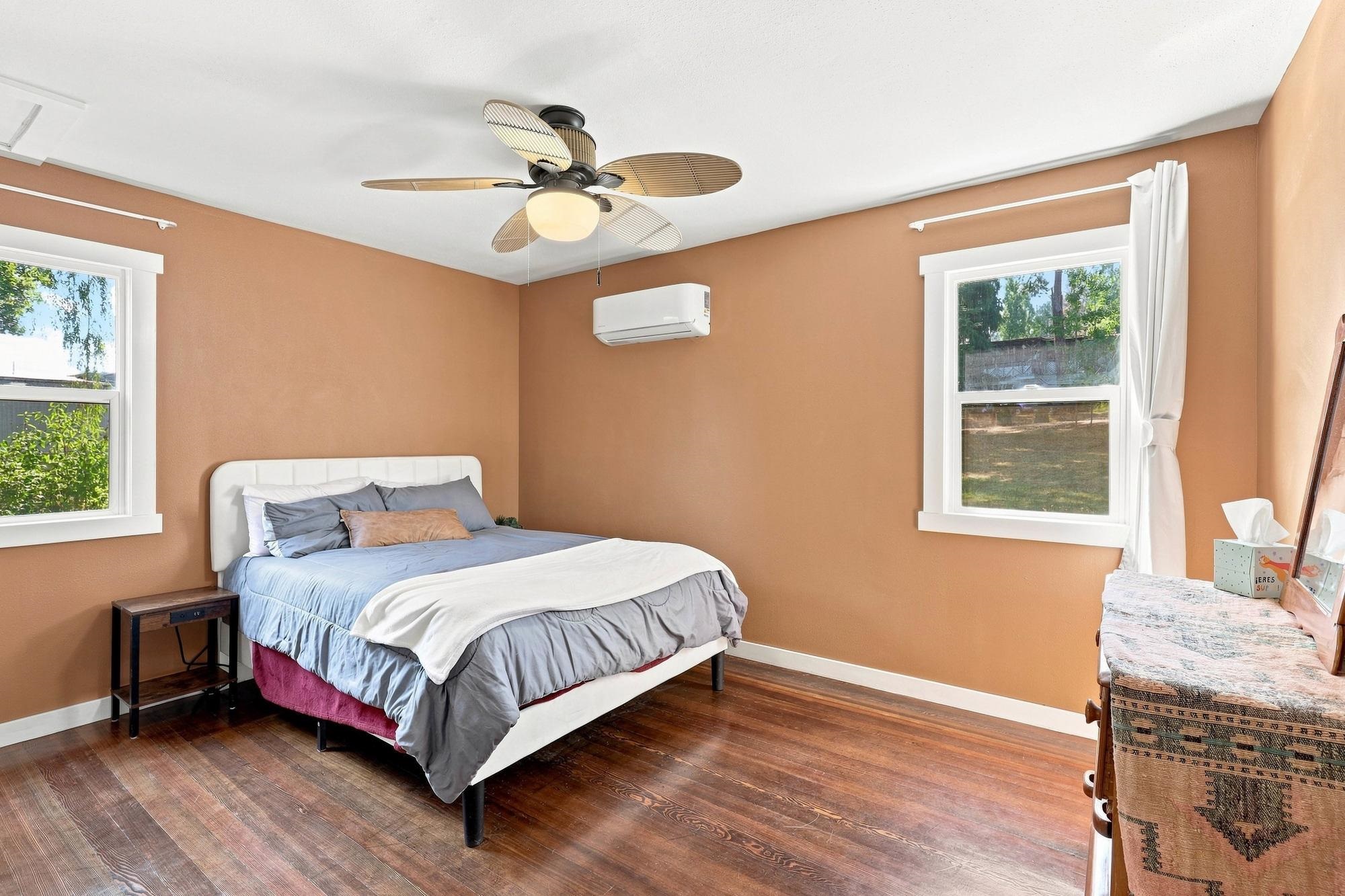 129 S Pine St - Photo 4