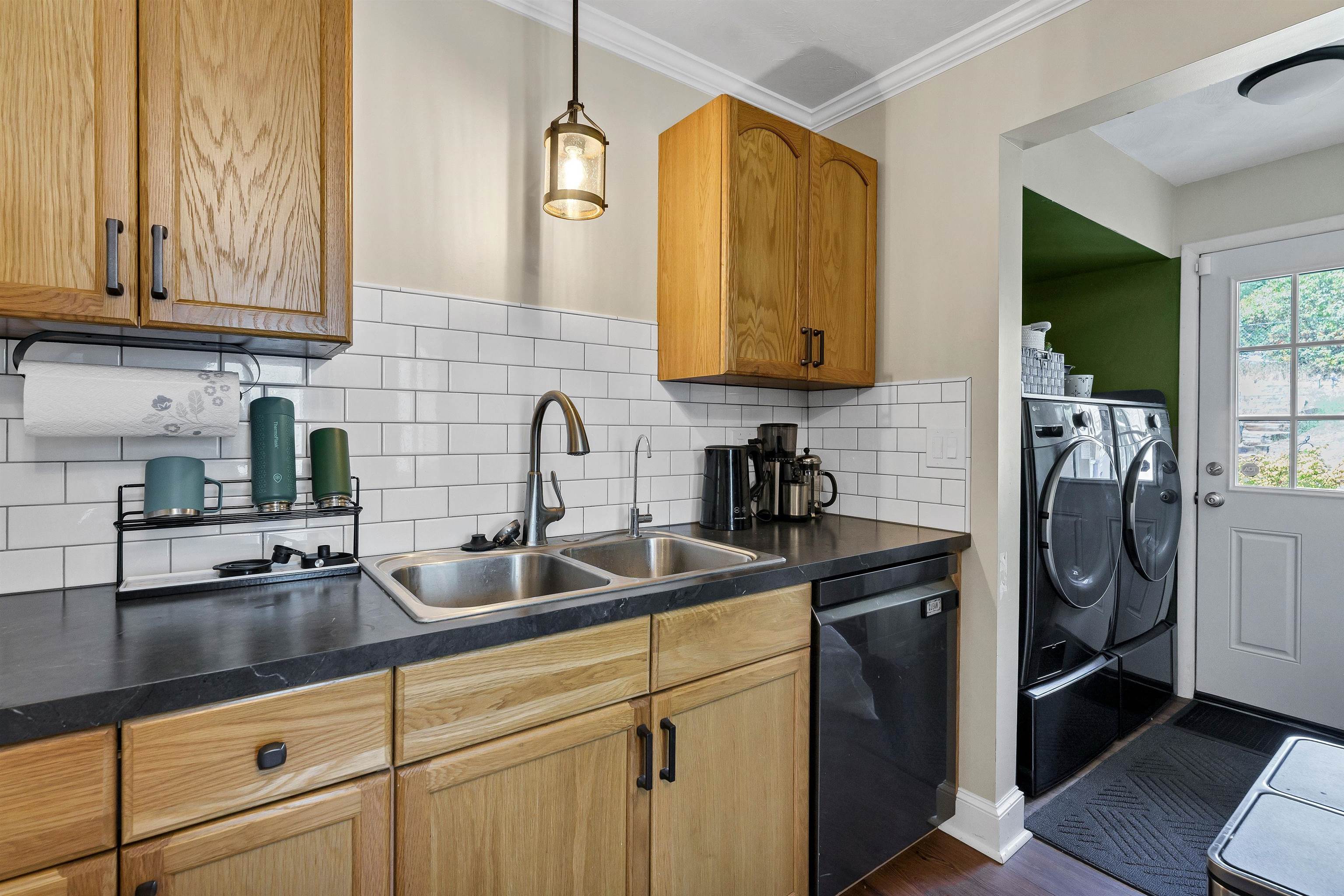 5902 N Greenwood Blvd - Photo 5