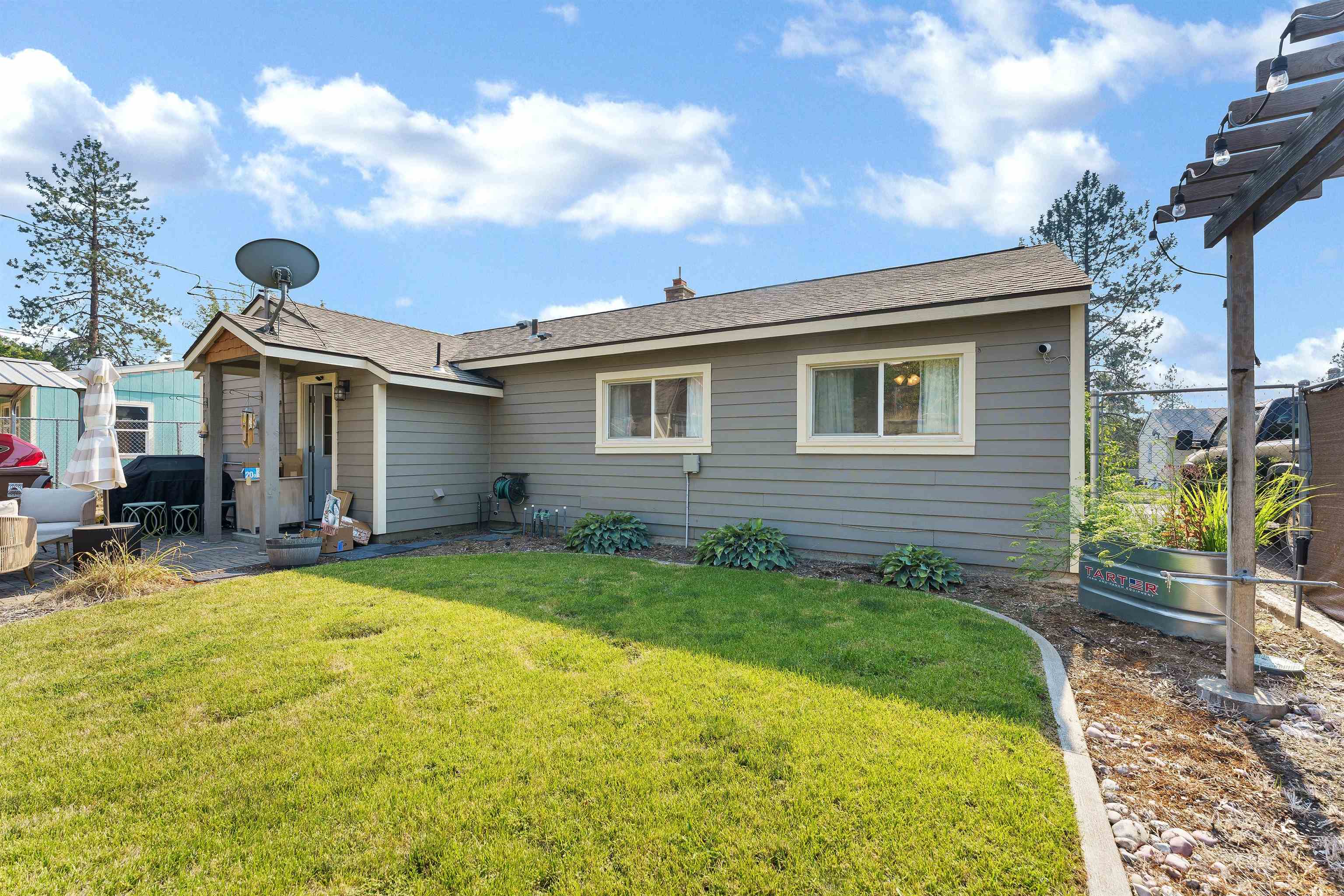 5902 N Greenwood Blvd - Photo 3