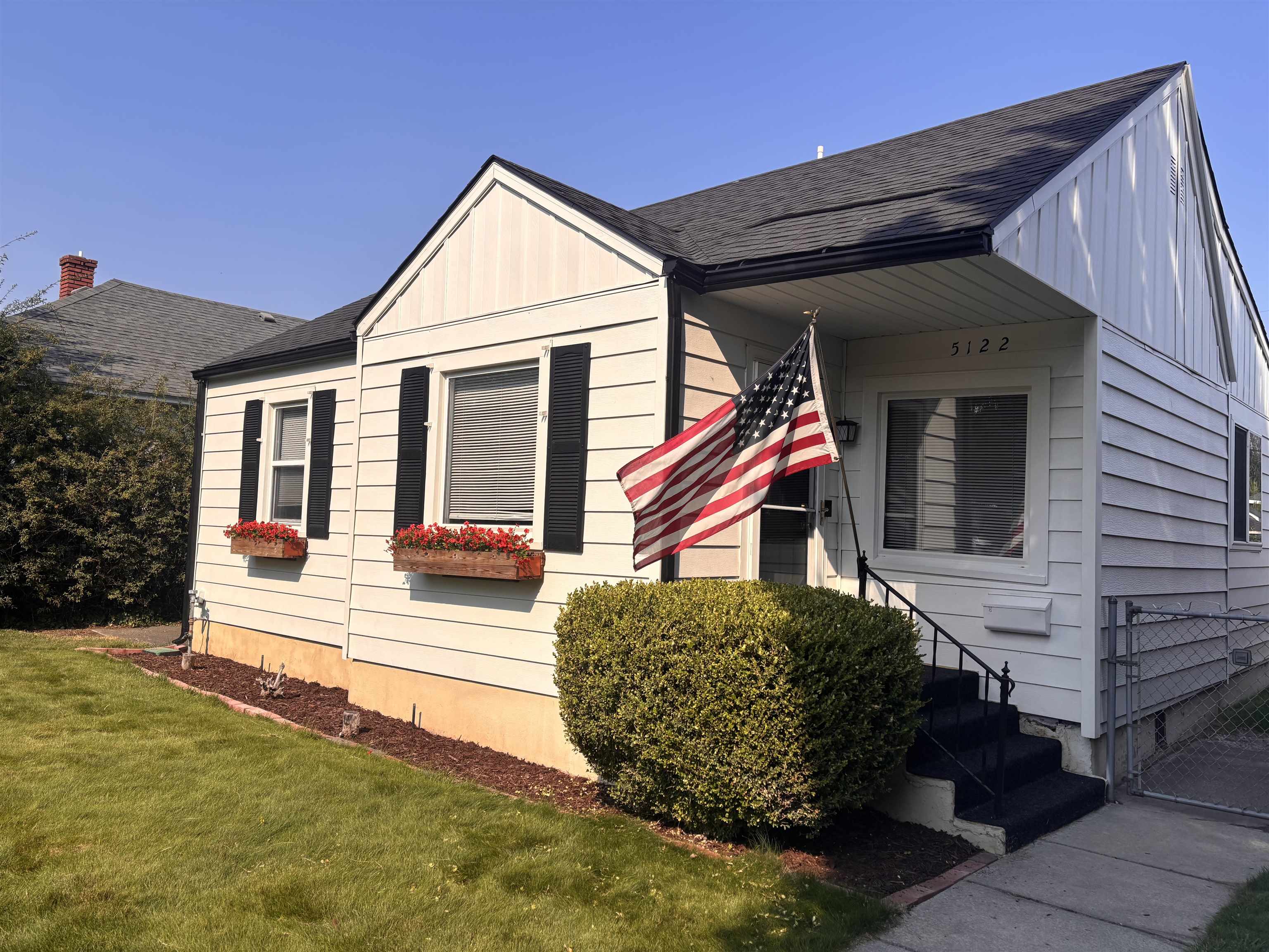 5122 N Stevens St - Photo 1