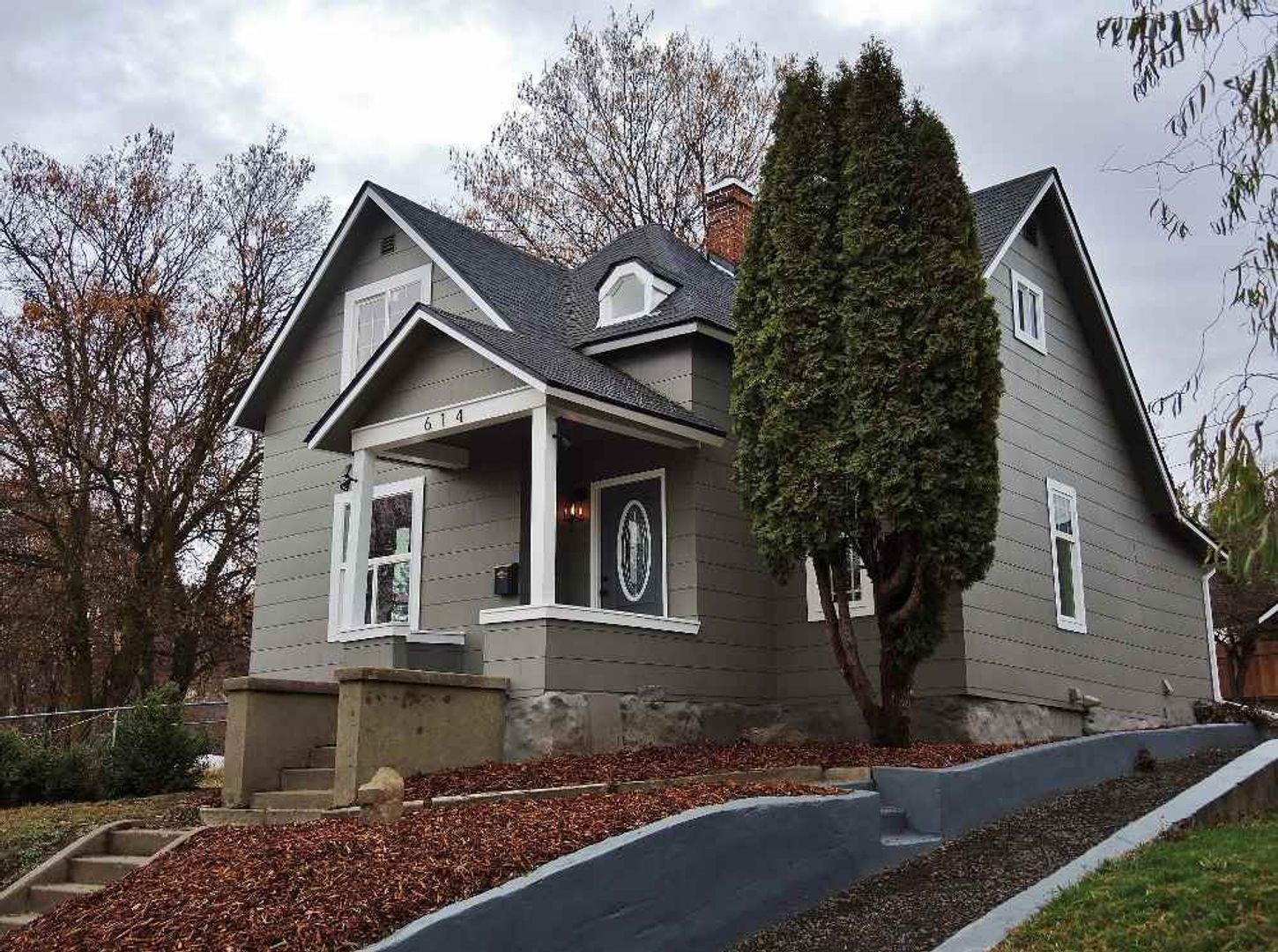 614 E Hartson Ave - Photo 1