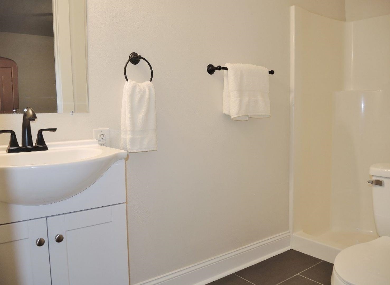 614 E Hartson Ave - Photo 3