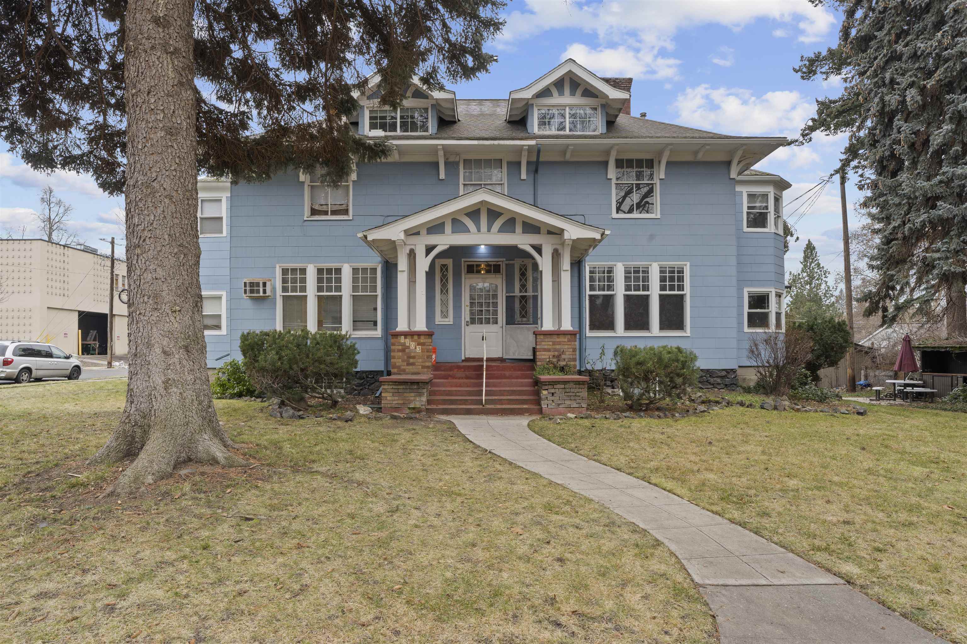 1103 W 9th Ave - Photo 1