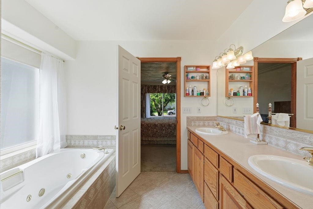 11004 N ACOMA ST St - Photo 13