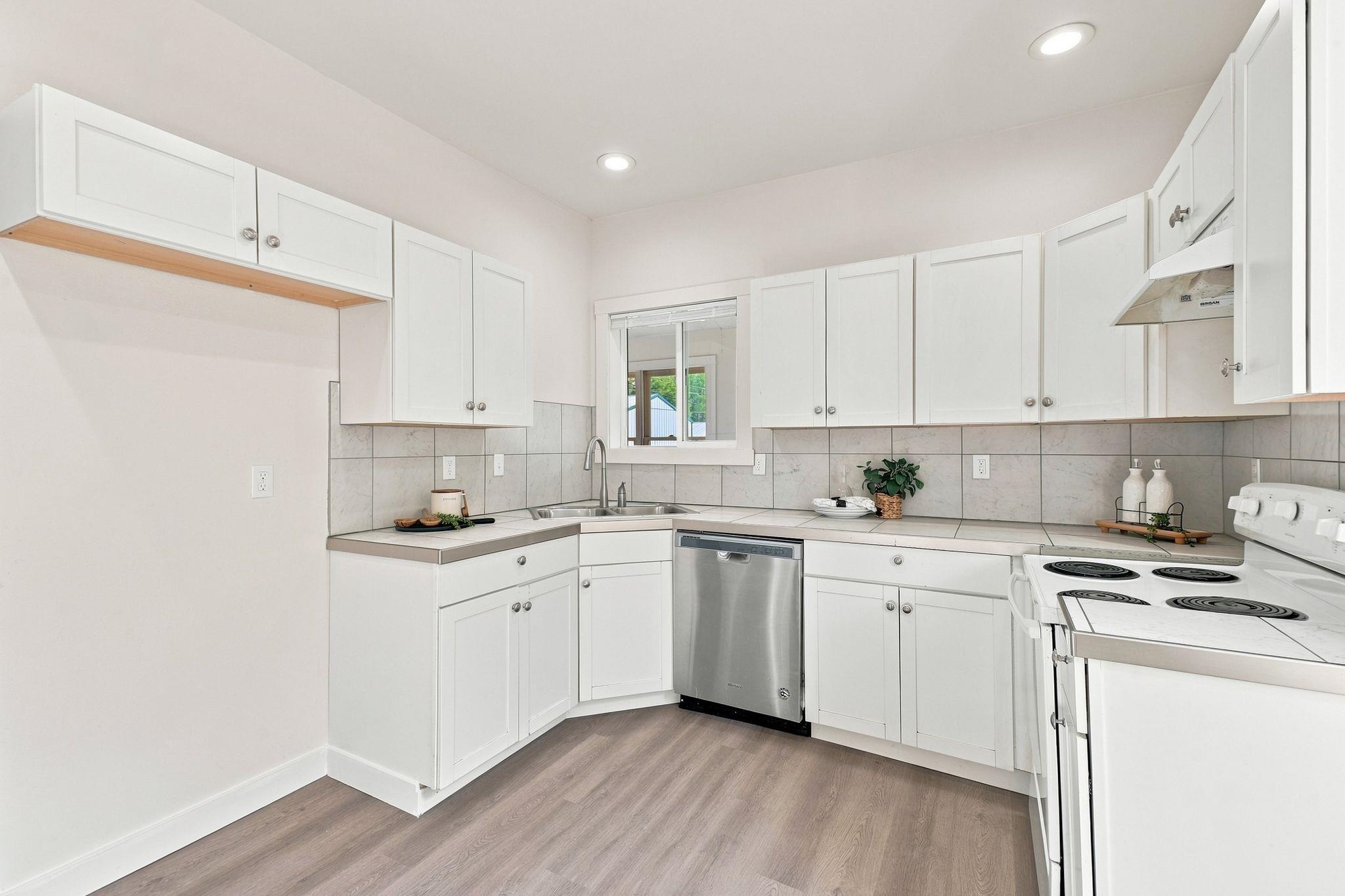1830 E 5th Ave - Photo 9