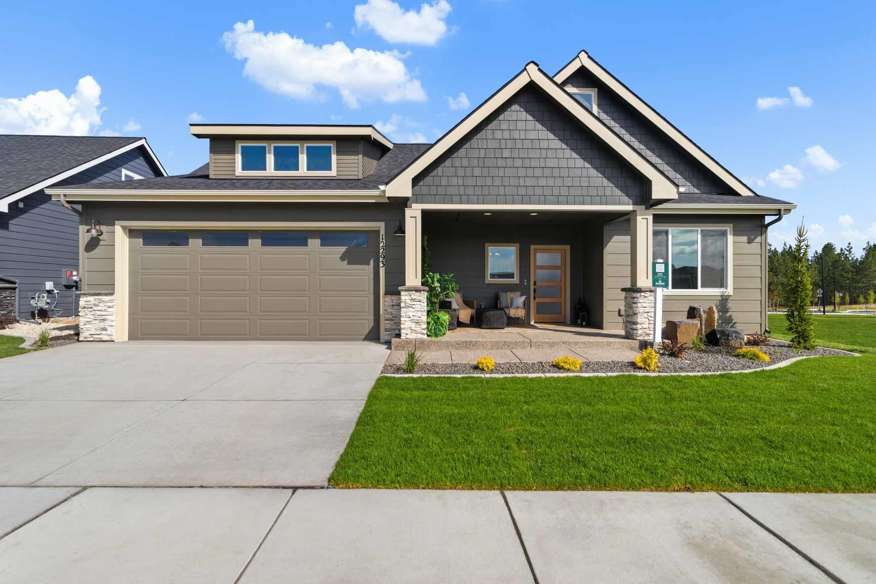 2565 E Plath Ave - Photo 1