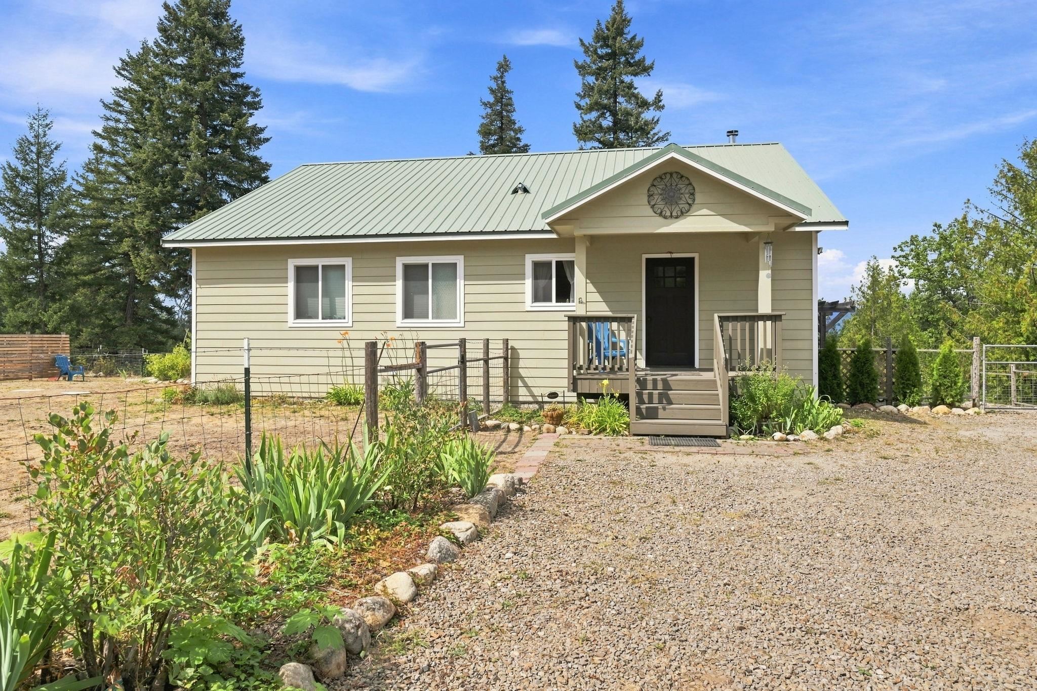1576 Sunrise Hill Ln - Photo 2