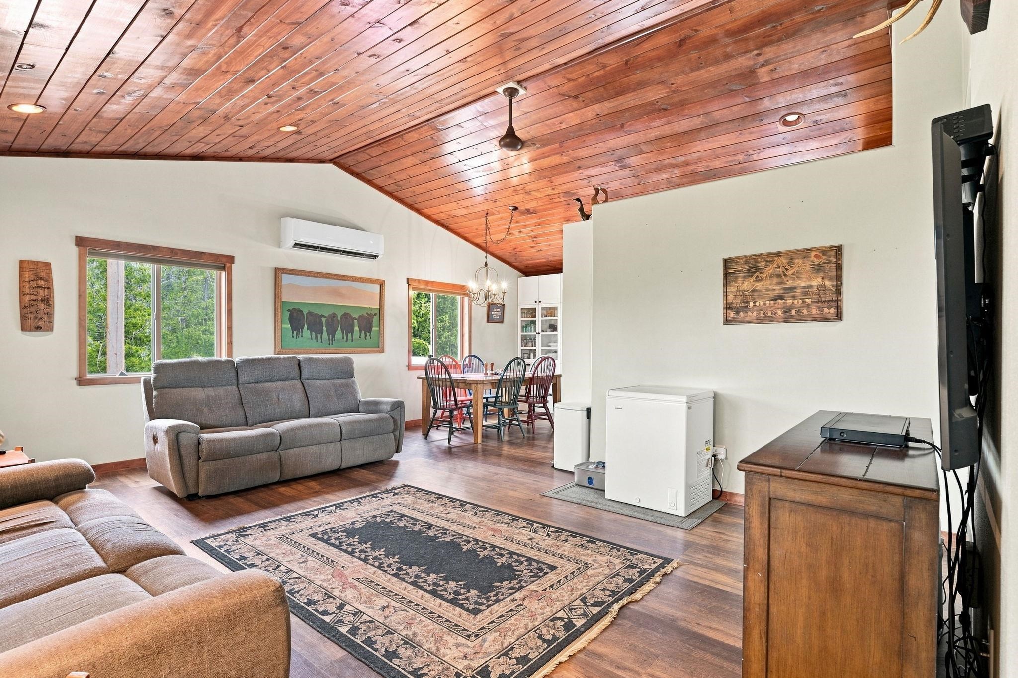 1576 Sunrise Hill Ln - Photo 3