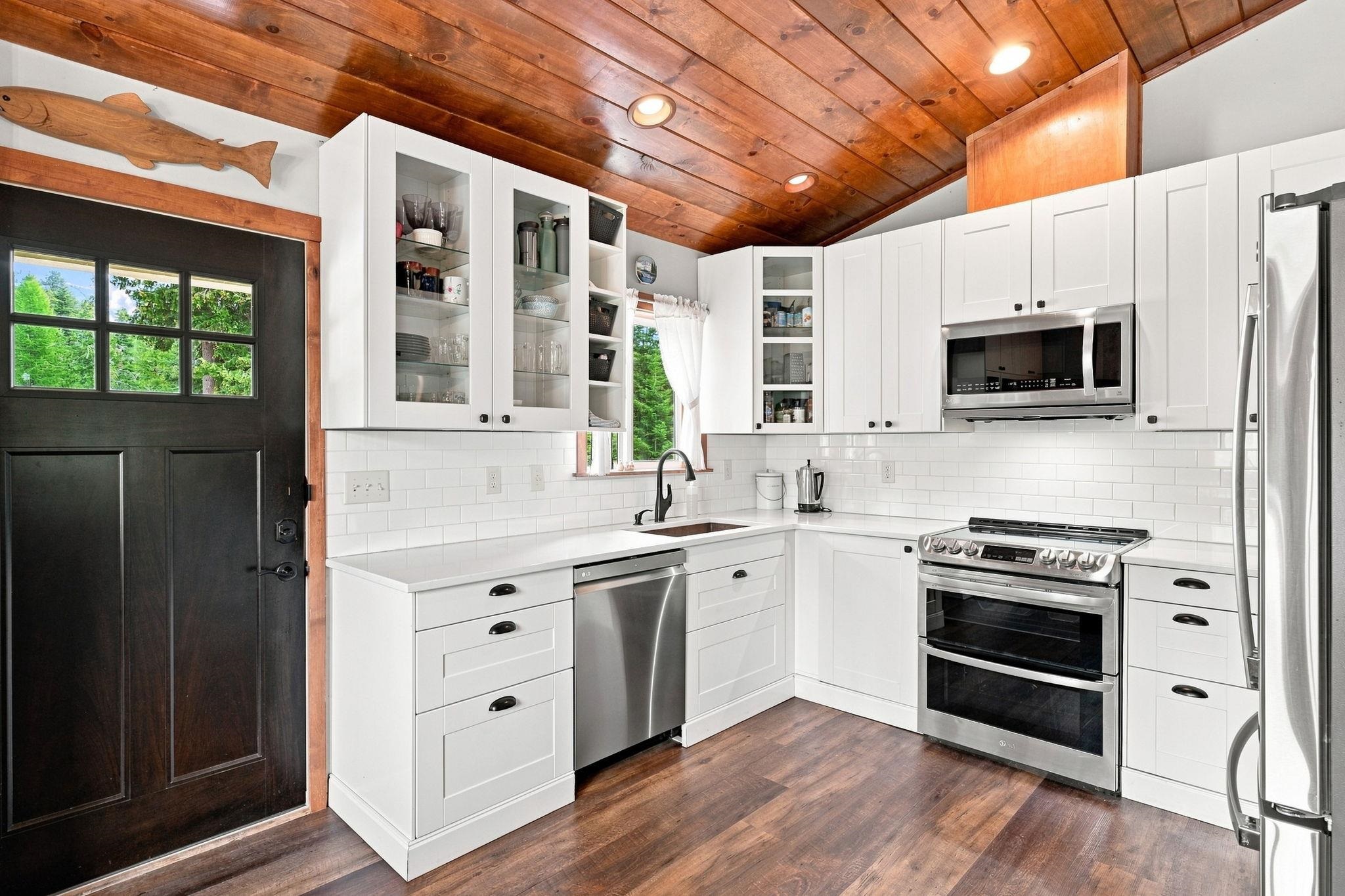 1576 Sunrise Hill Ln - Photo 9