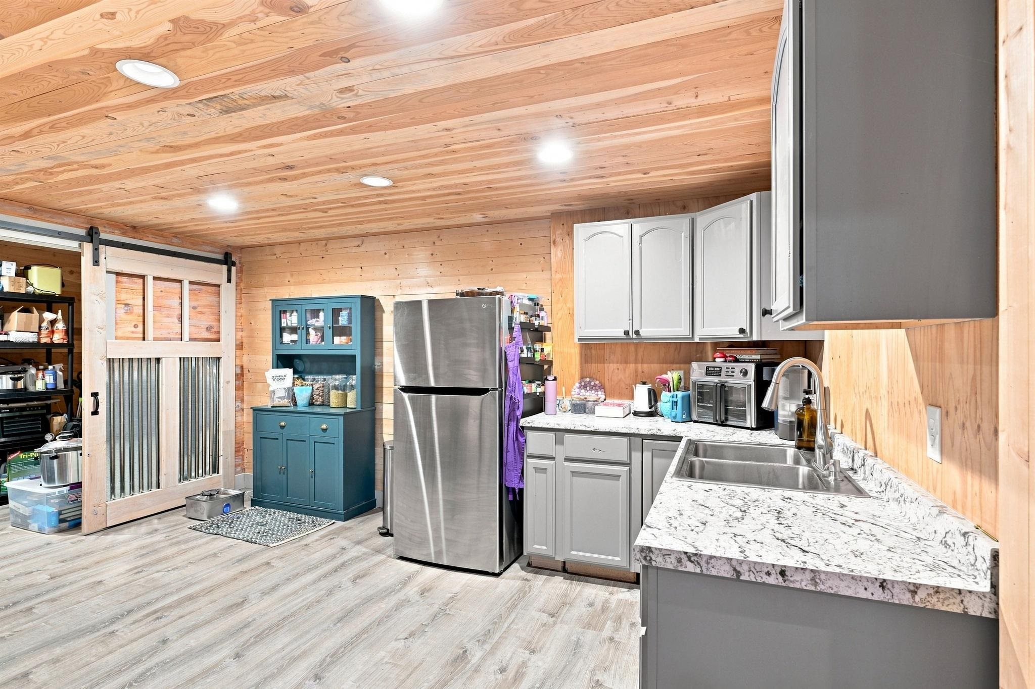 1576 Sunrise Hill Ln - Photo 15