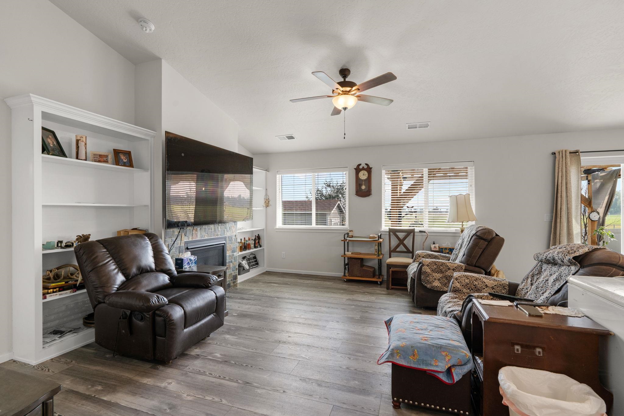 1626 E C St - Photo 10