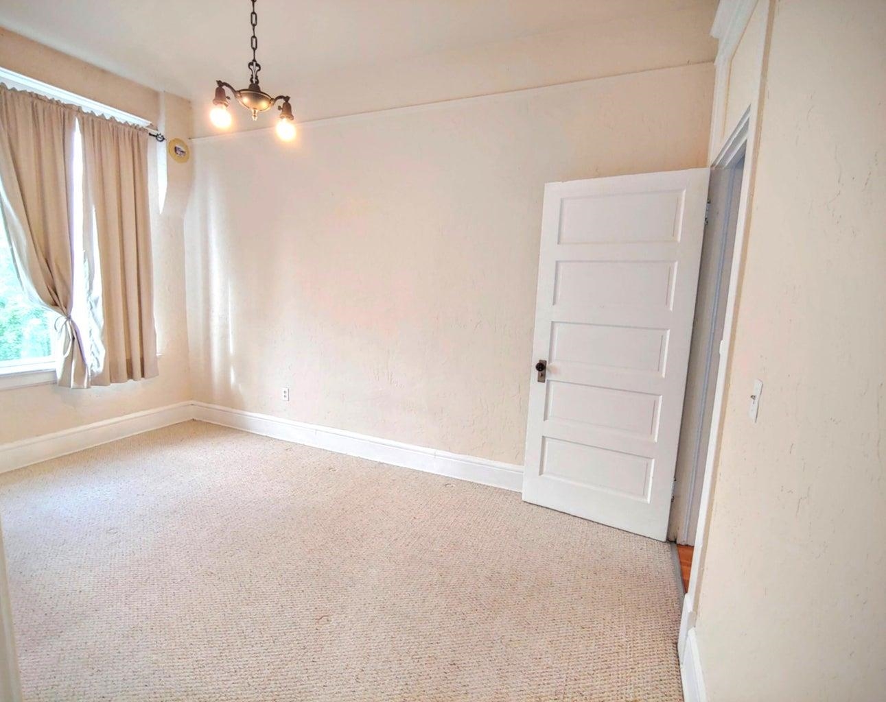 135 E 1st Ave - Photo 34