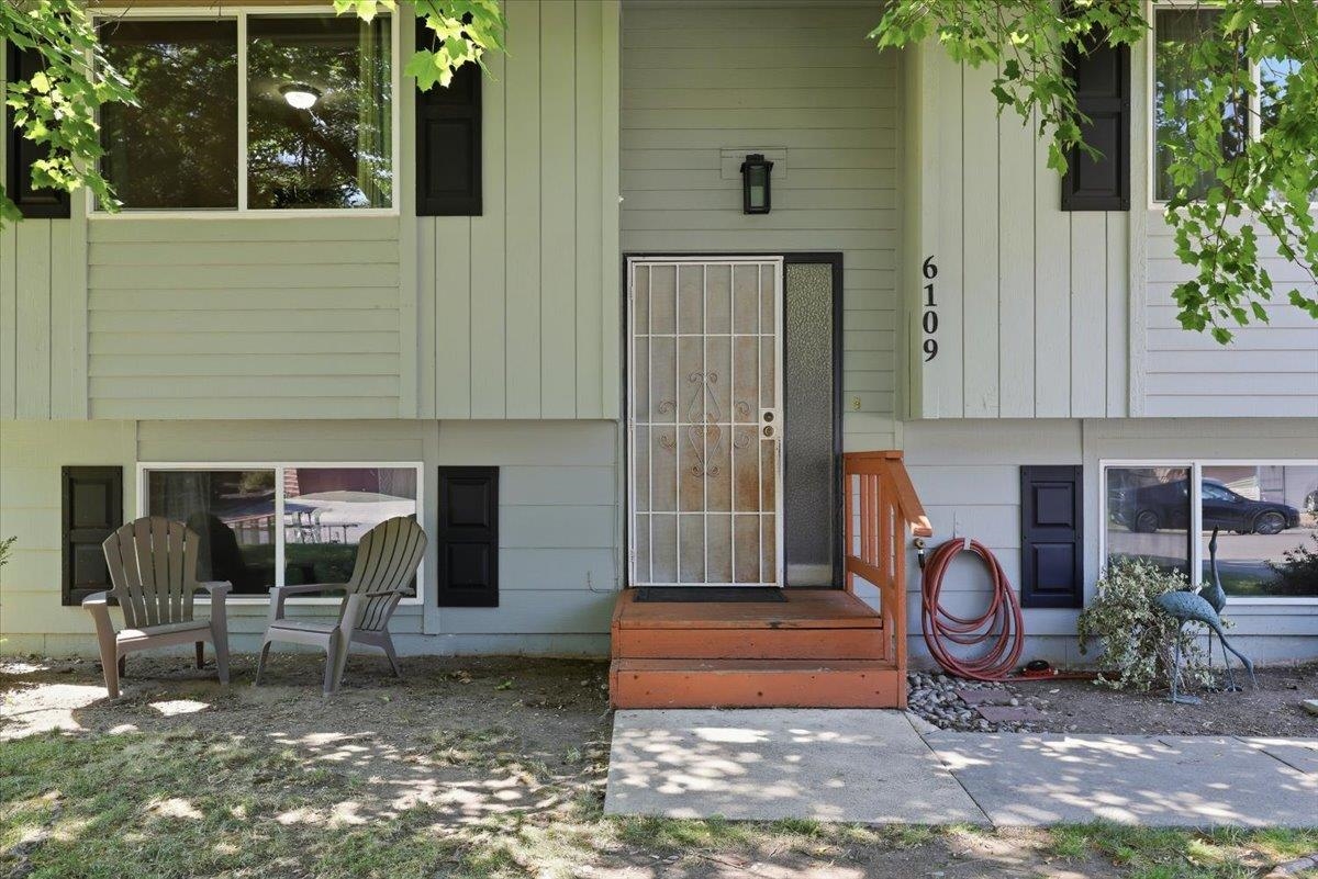 6109 N Oxford Dr - Photo 2