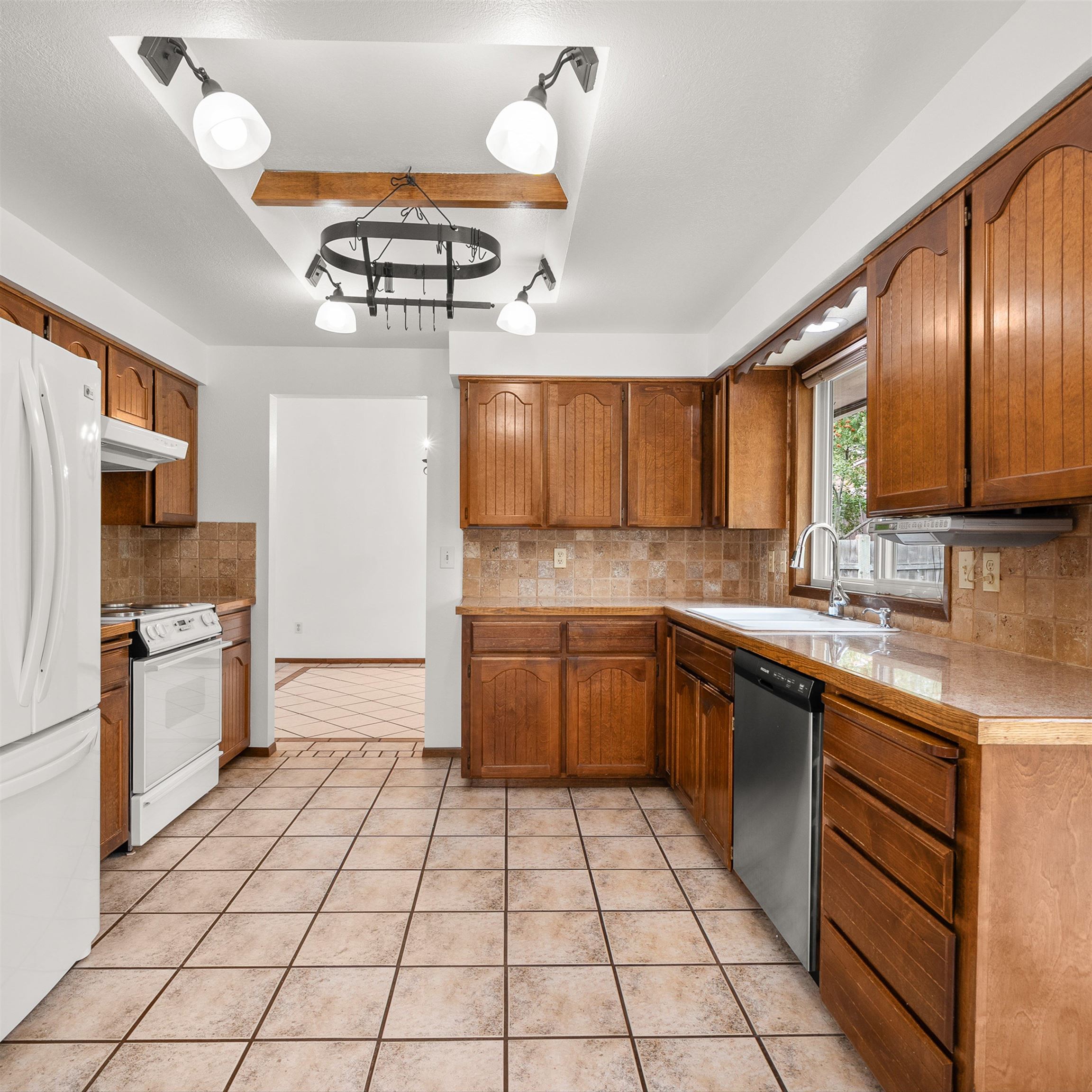 8516 N Greenwood St - Photo 8