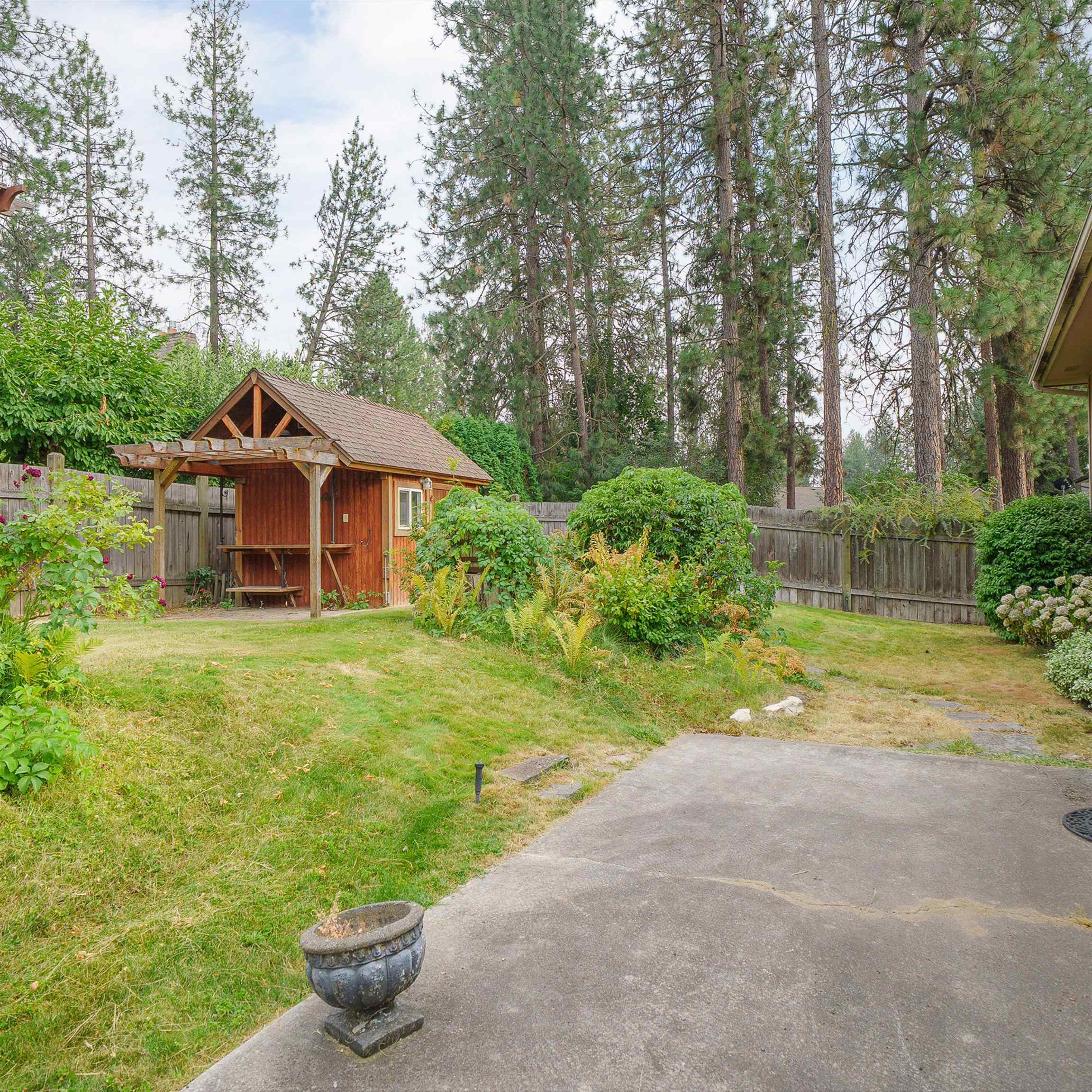 8516 N Greenwood St - Photo 32