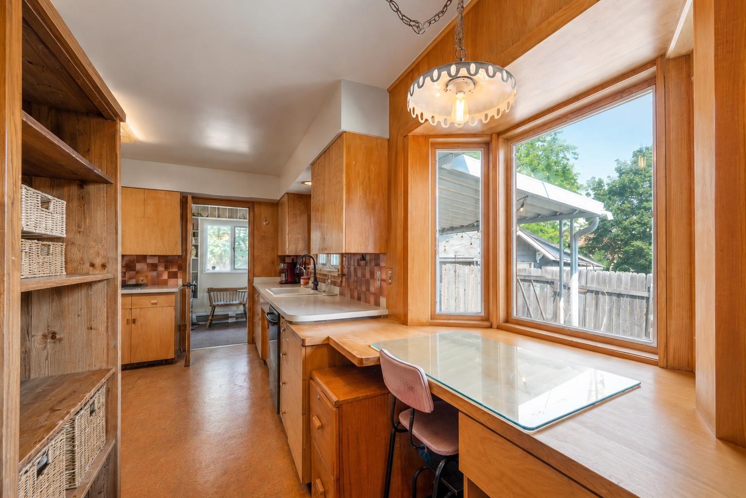 1008 S Lake St - Photo 6