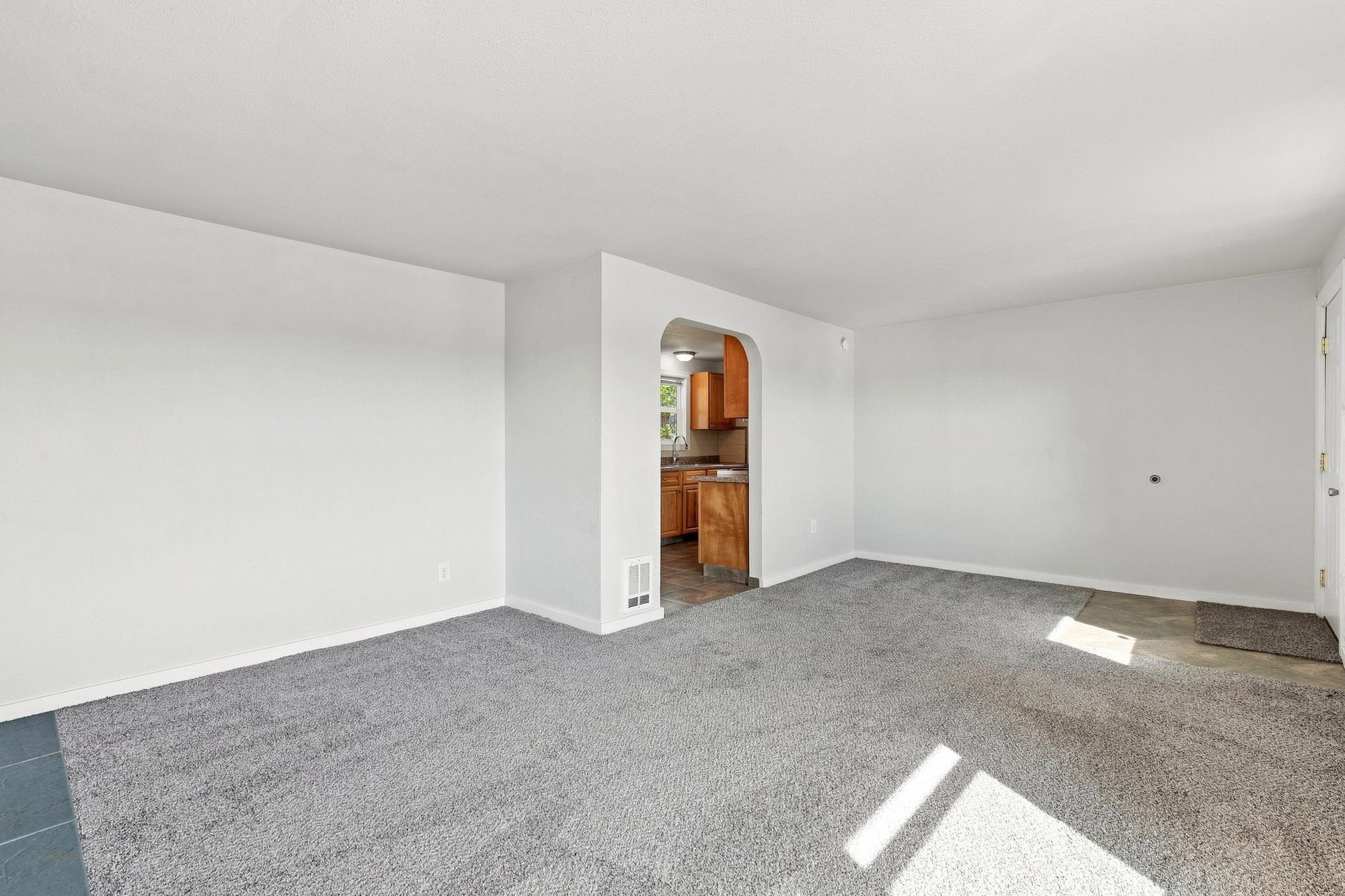 105 N PERRINE Rd - Photo 5