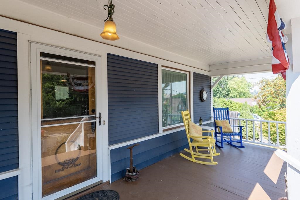 1008 S Lake St - Photo 9