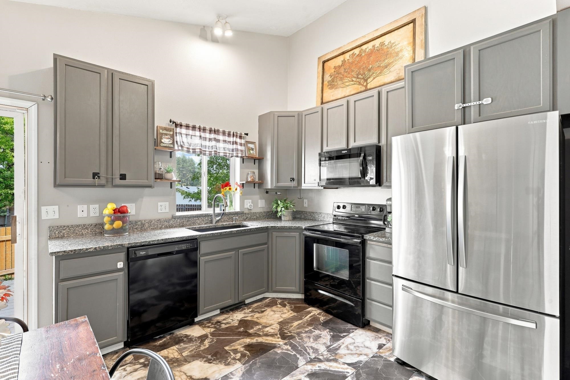 2611 Oxford Cir - Photo 8