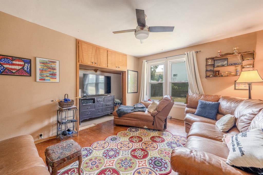 1008 S Lake St - Photo 25