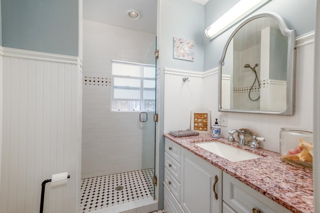 1008 S Lake St - Photo 23