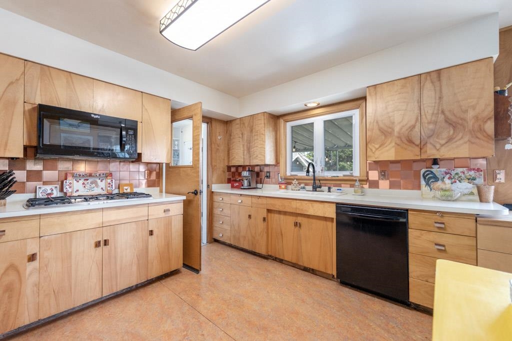 1008 S Lake St - Photo 19