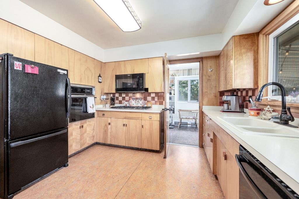 1008 S Lake St - Photo 20