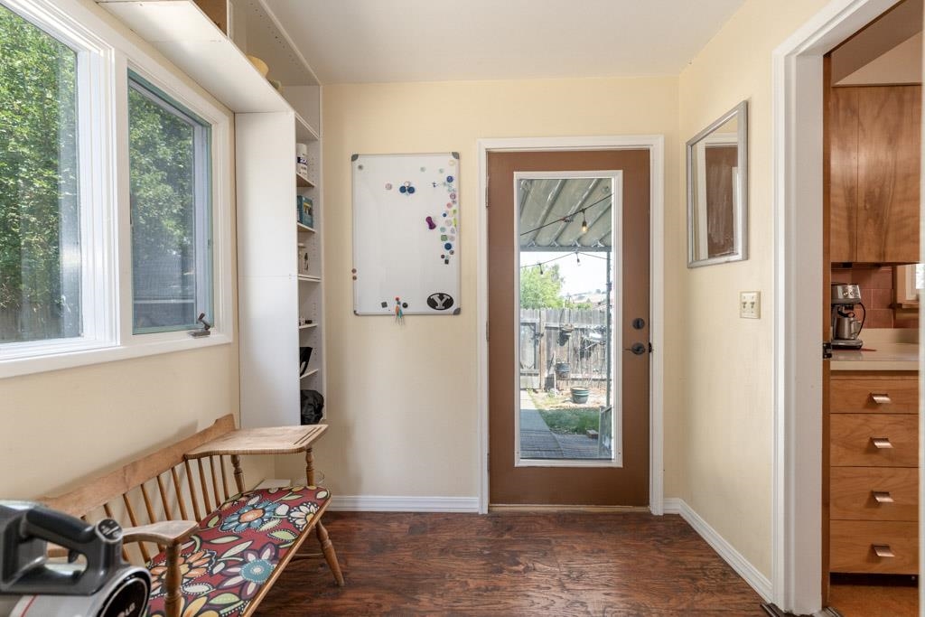 1008 S Lake St - Photo 22