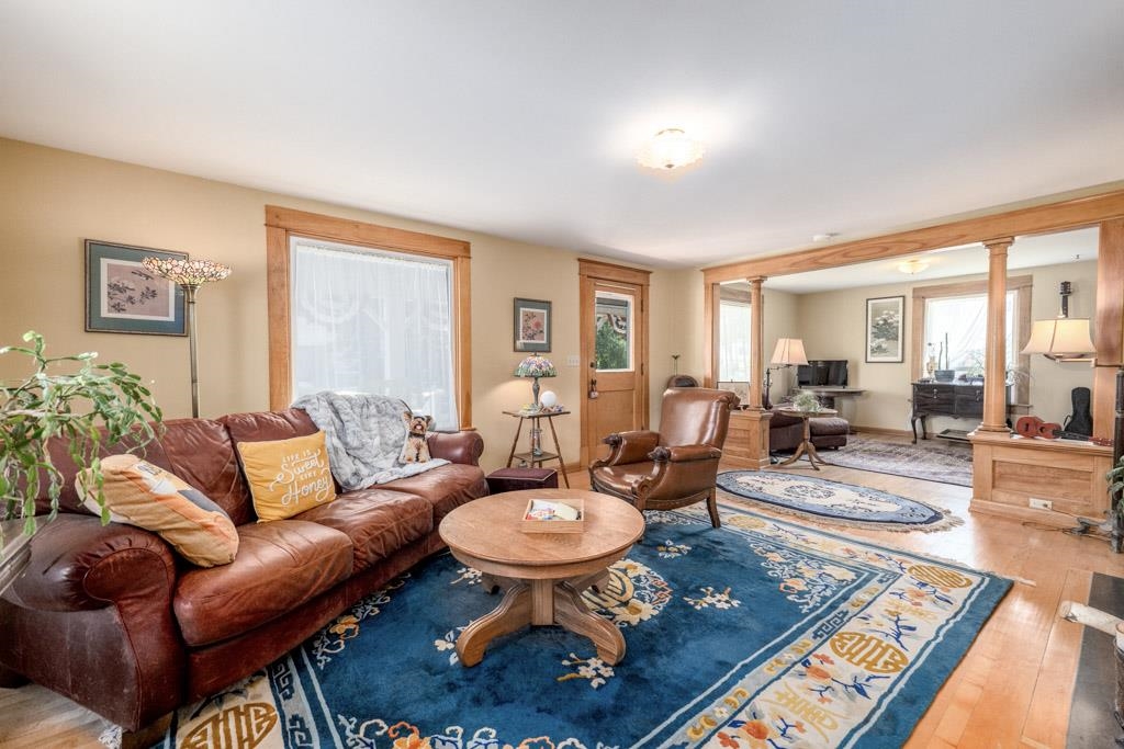 1008 S Lake St - Photo 3