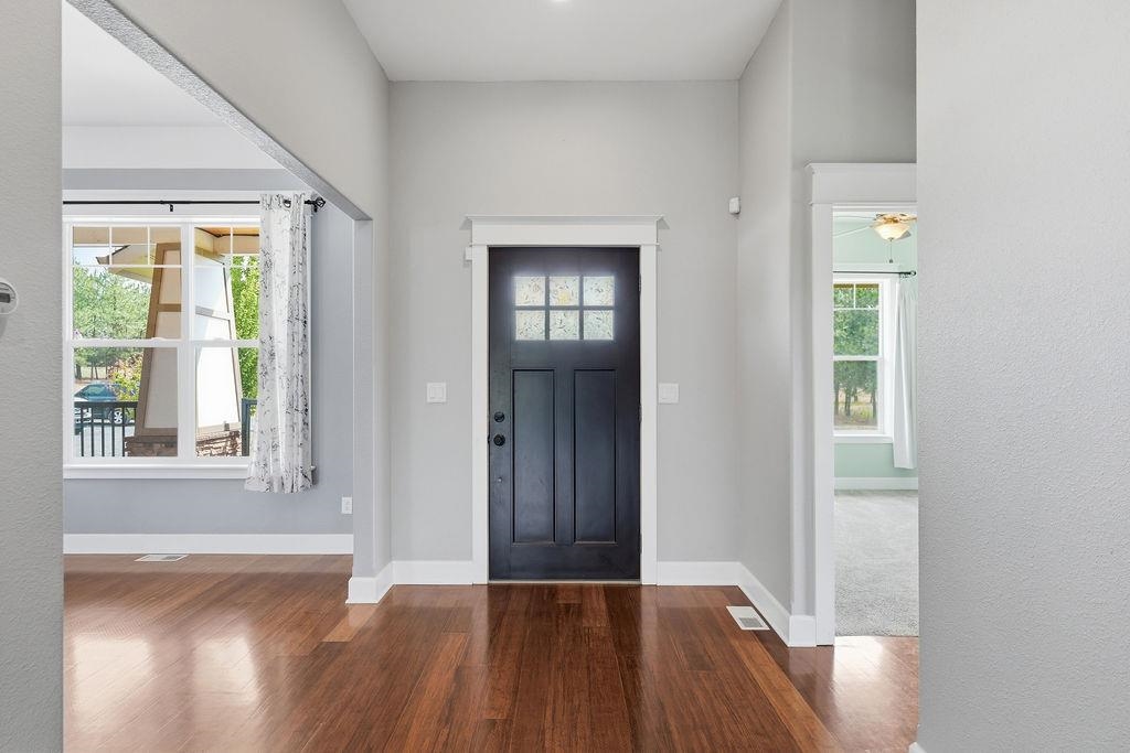 5748 Jergens Rd - Photo 5