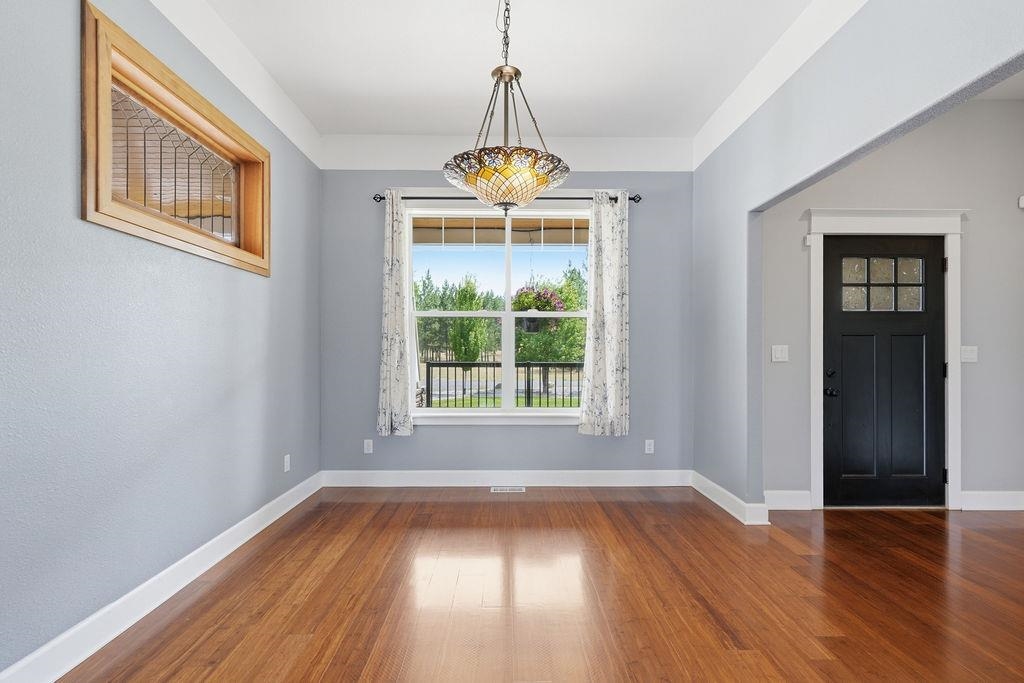 5748 Jergens Rd - Photo 10