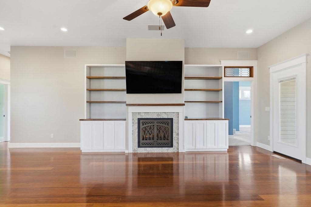 5748 Jergens Rd - Photo 12