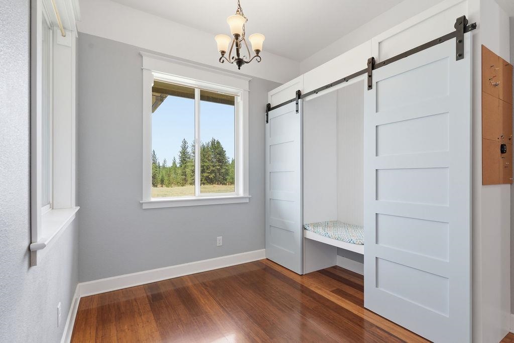 5748 Jergens Rd - Photo 19