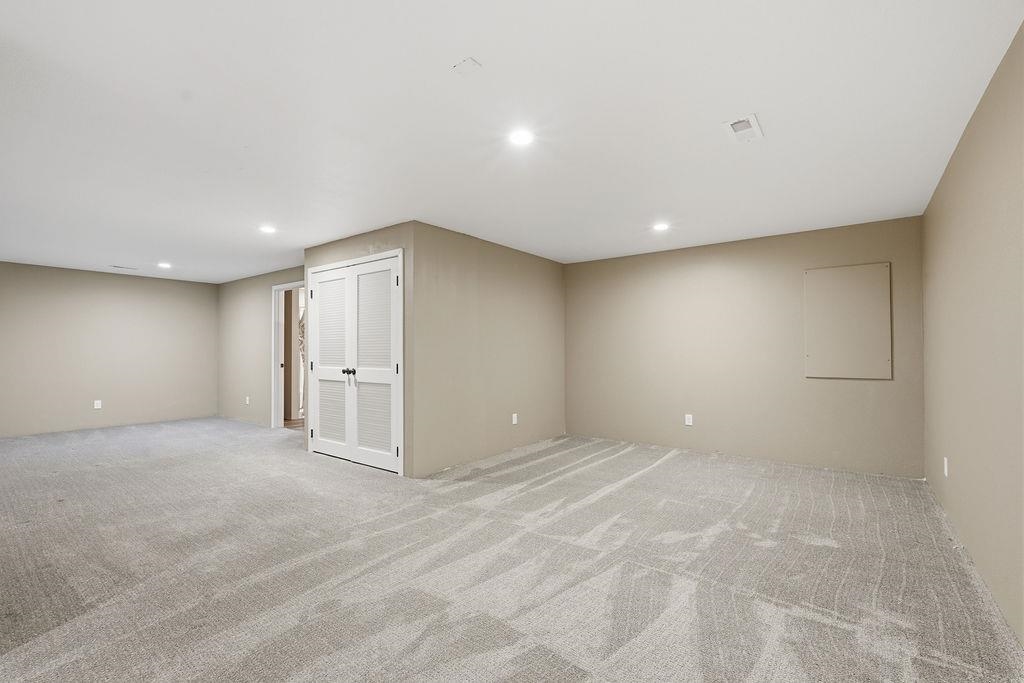 5748 Jergens Rd - Photo 30