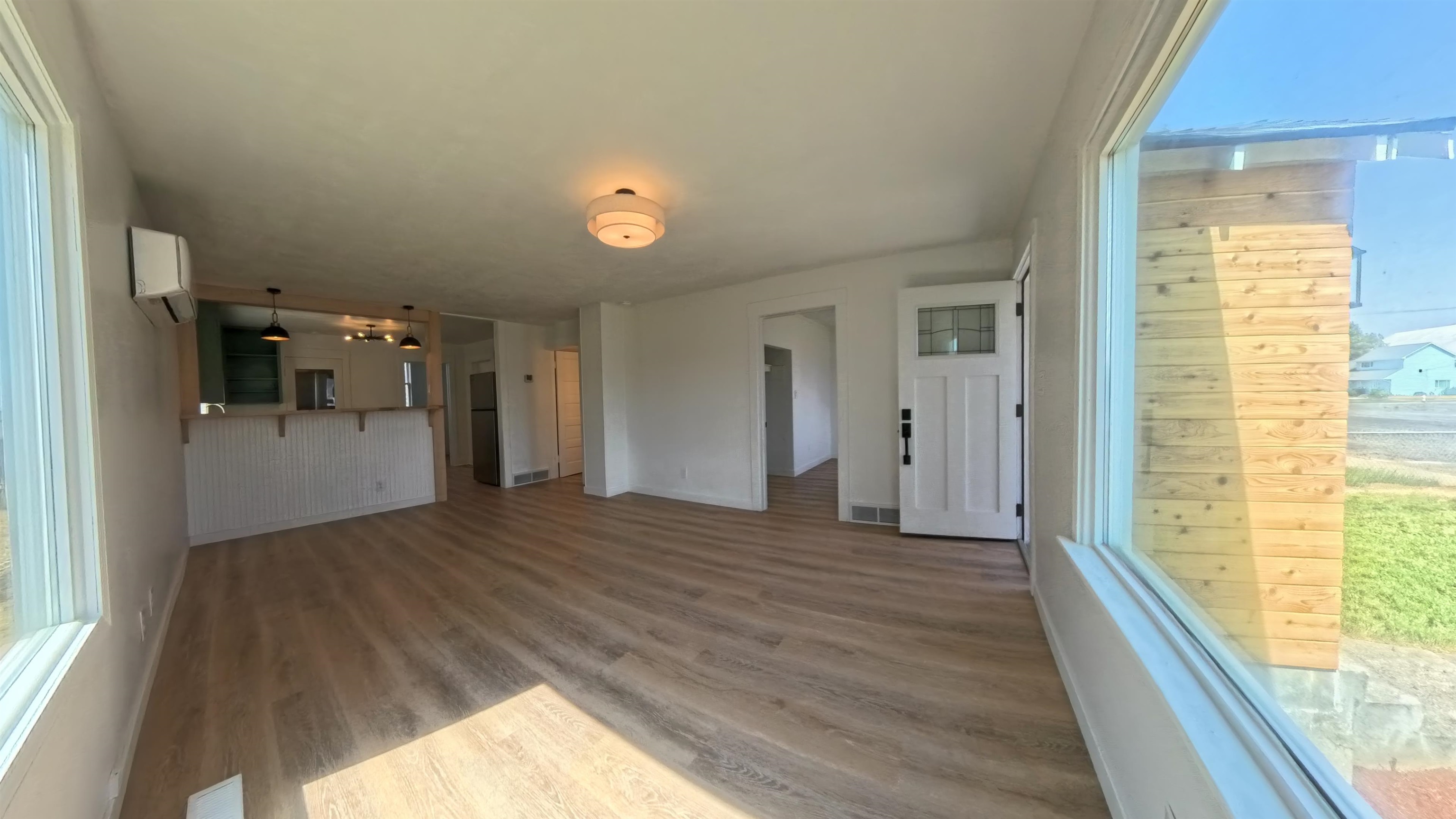 205 E Broadway St - Photo 8