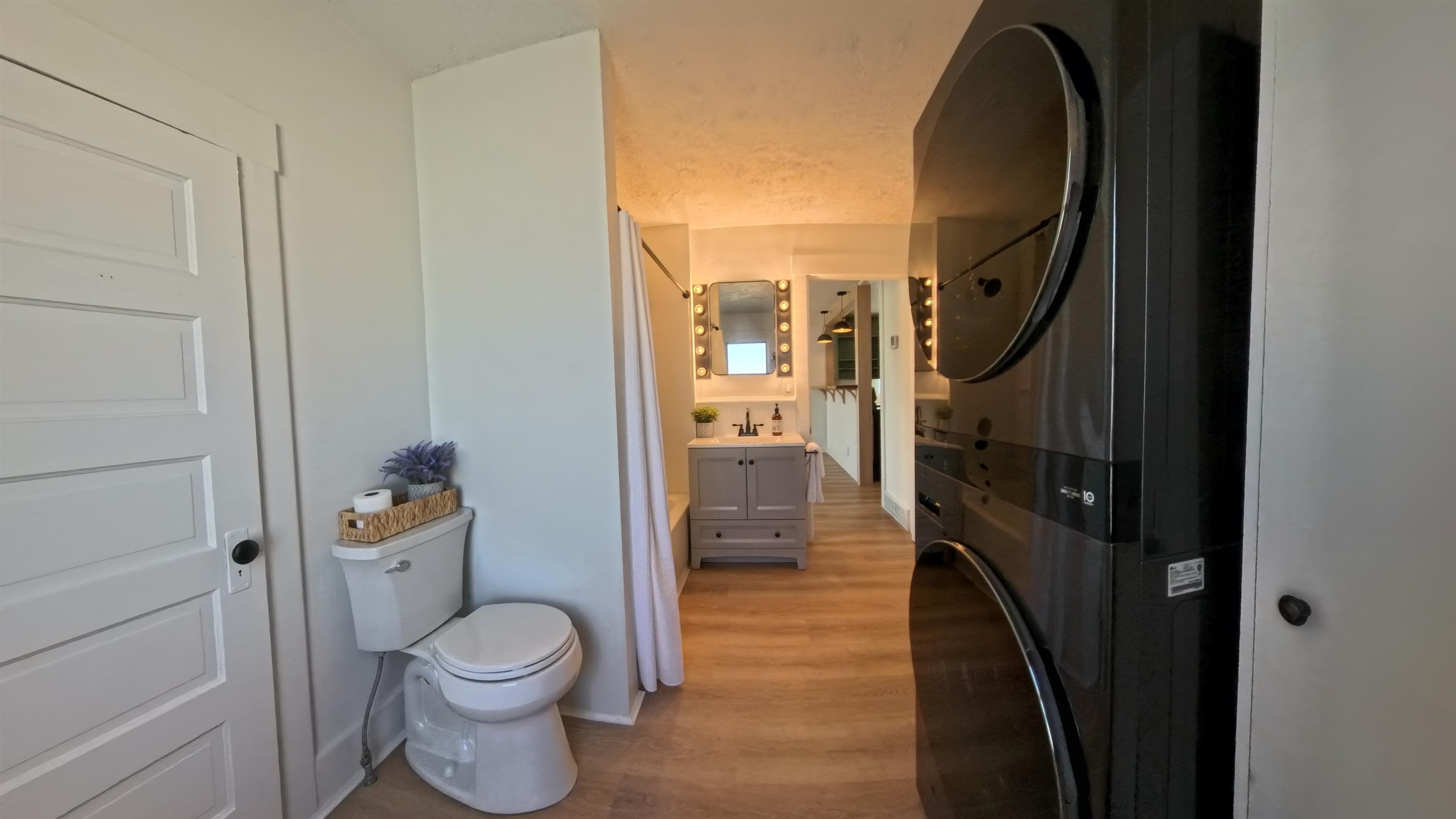 205 E Broadway St - Photo 16