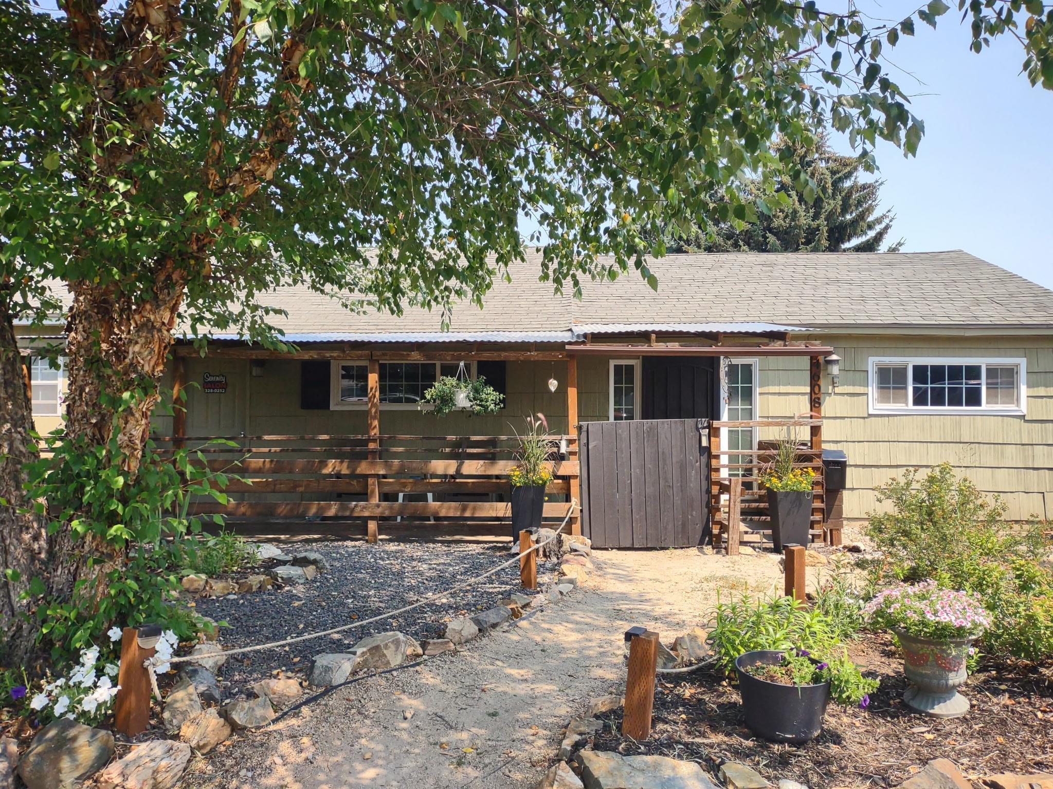 4608 N Windsor Dr - Photo 1