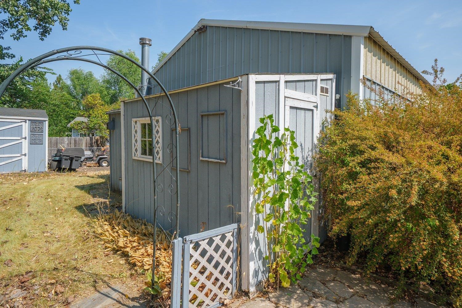 1305 E Evergreen St - Photo 39