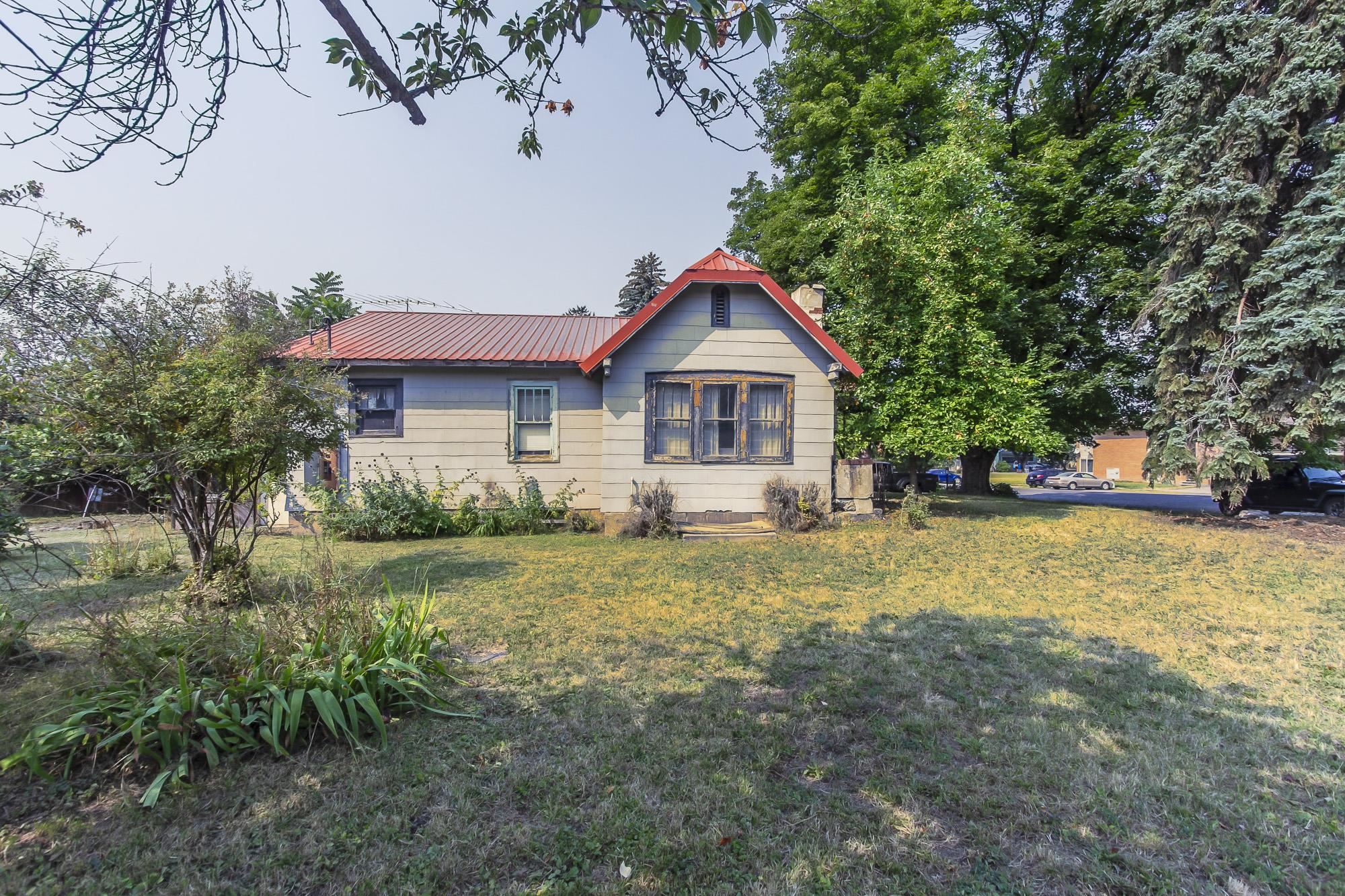 558 E 1st Ave - Photo 2