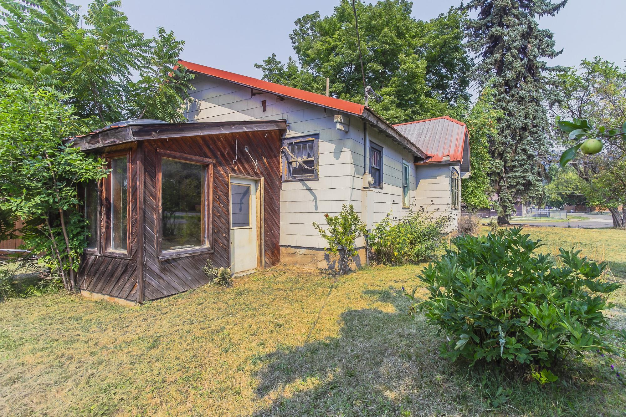 558 E 1st Ave - Photo 4