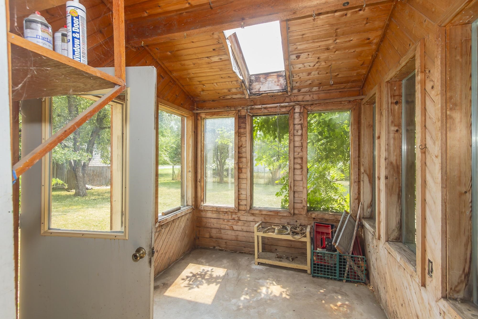 558 E 1st Ave - Photo 5