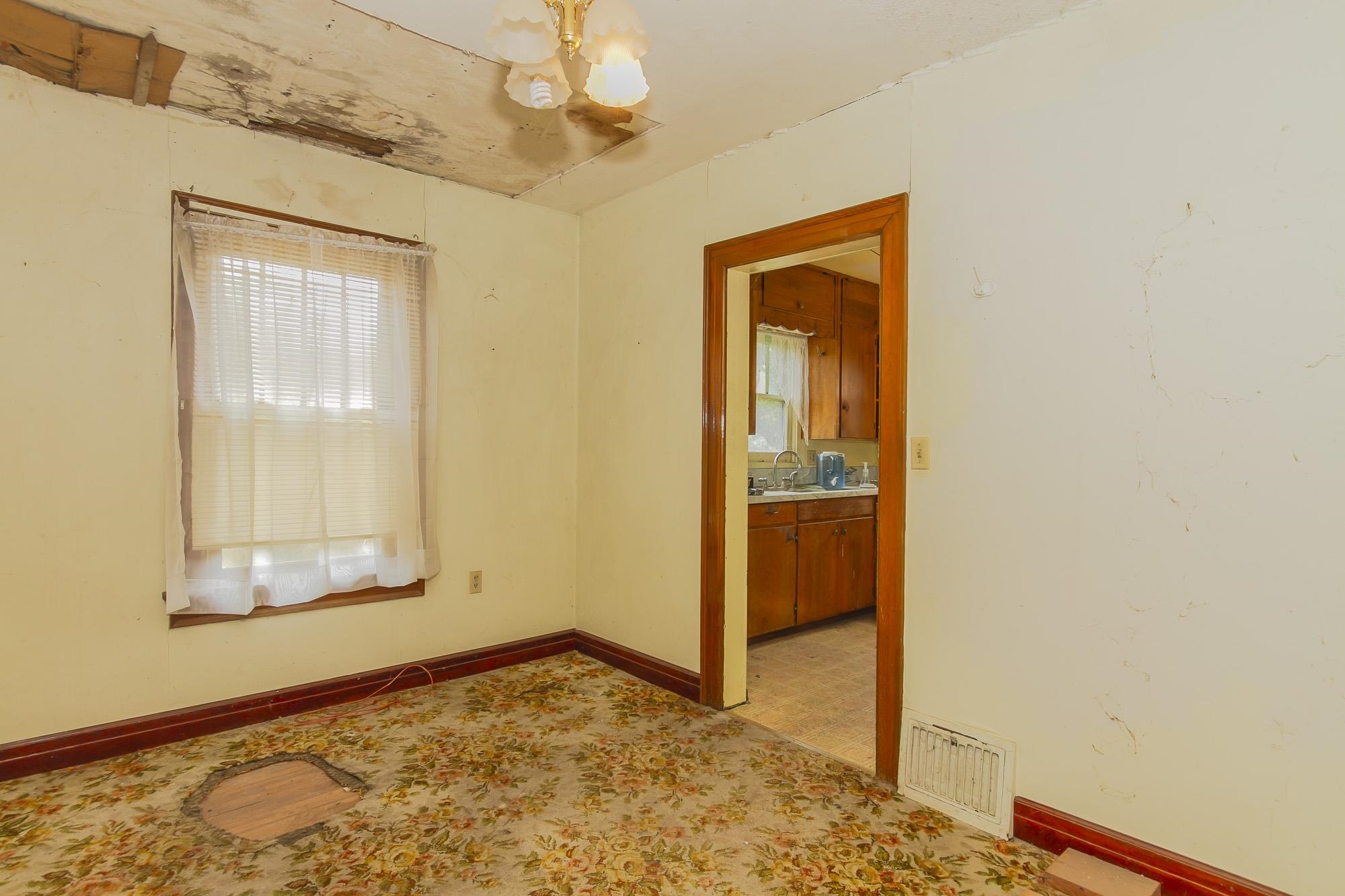 558 E 1st Ave - Photo 11