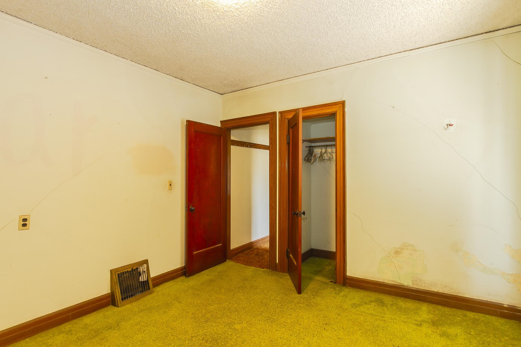 558 E 1st Ave - Photo 19