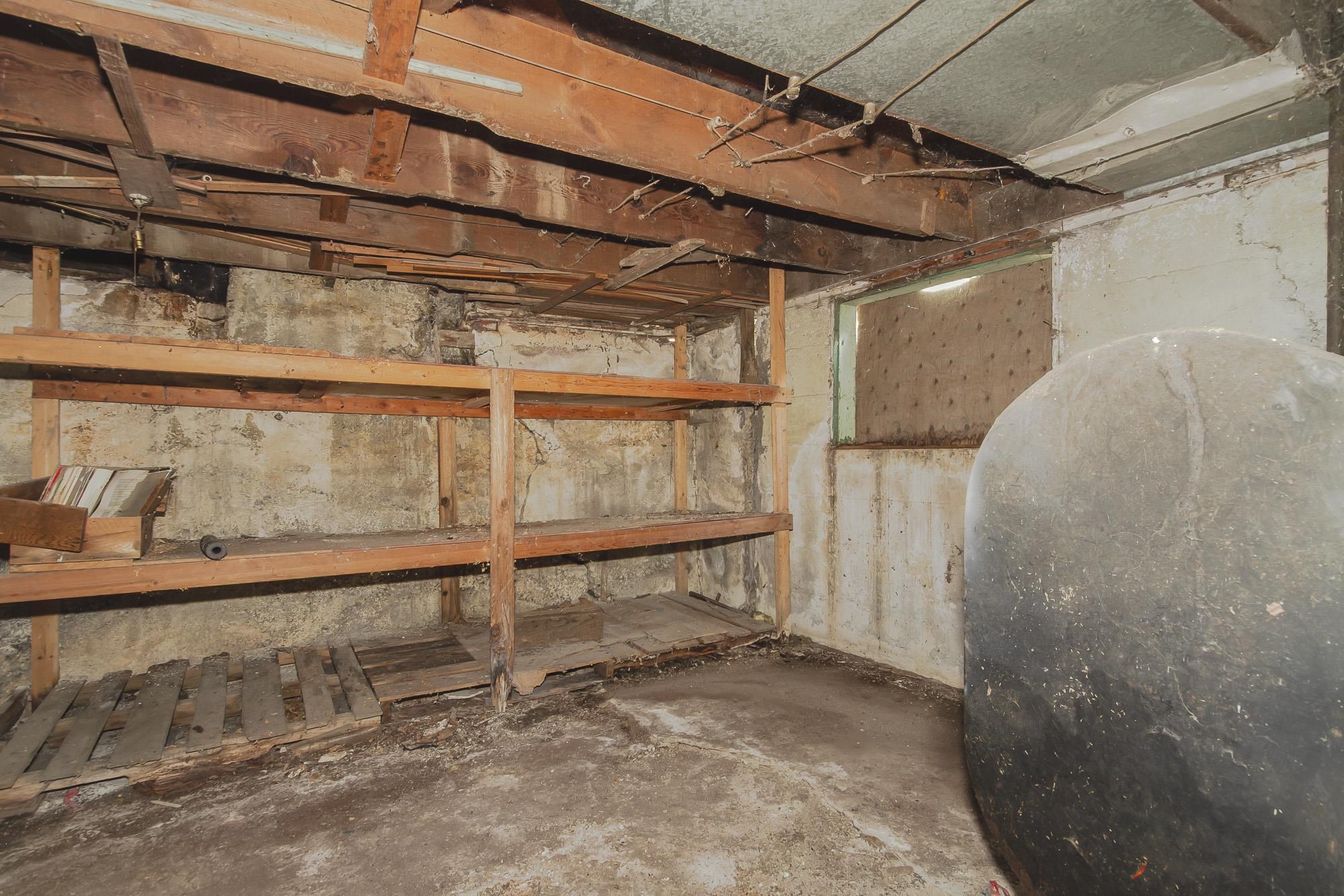 558 E 1st Ave - Photo 25